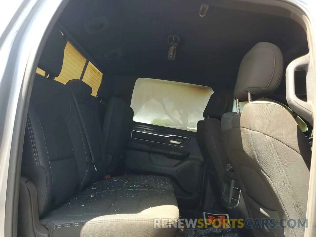 10 Photograph of a damaged car 1C6SRFFT2KN742416 RAM 1500 2019