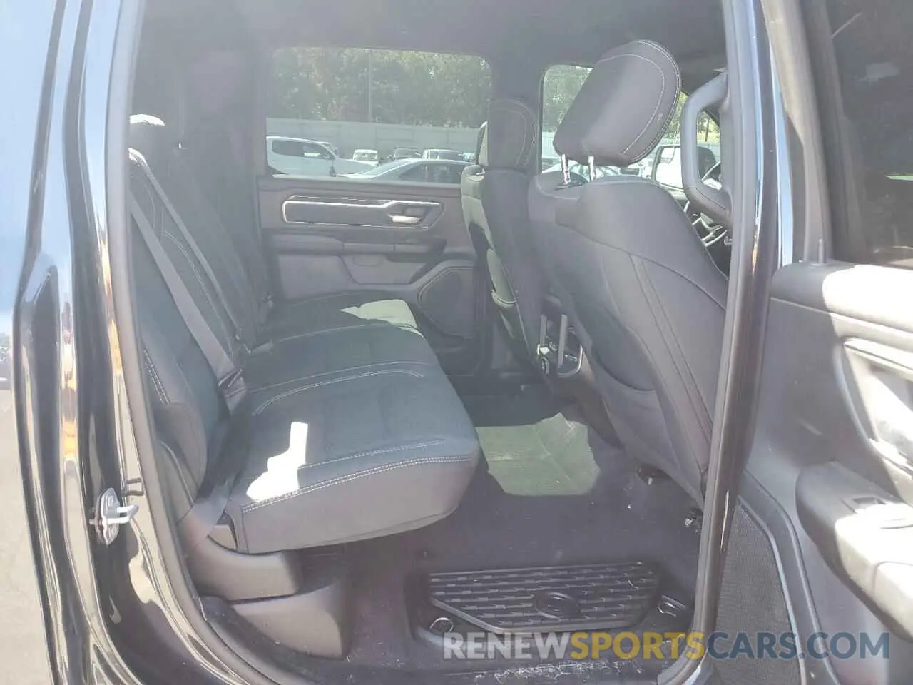 10 Photograph of a damaged car 1C6SRFFT2KN908532 RAM 1500 2019