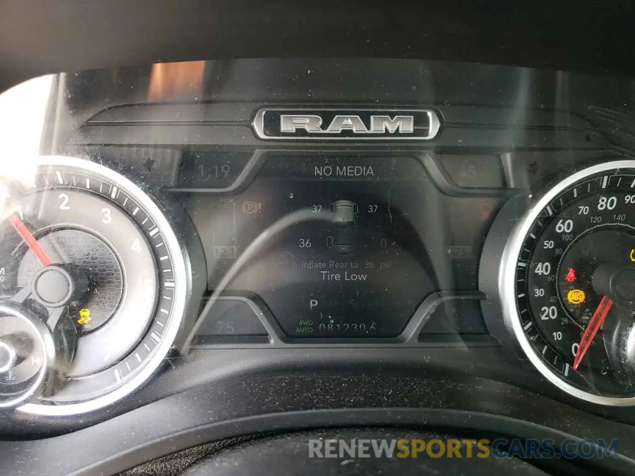 9 Photograph of a damaged car 1C6SRFFT3KN540734 RAM 1500 2019