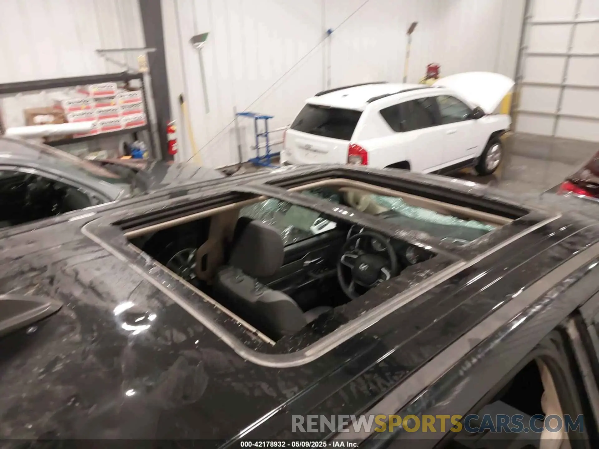 18 Photograph of a damaged car 1C6SRFFT3KN625461 RAM 1500 2019