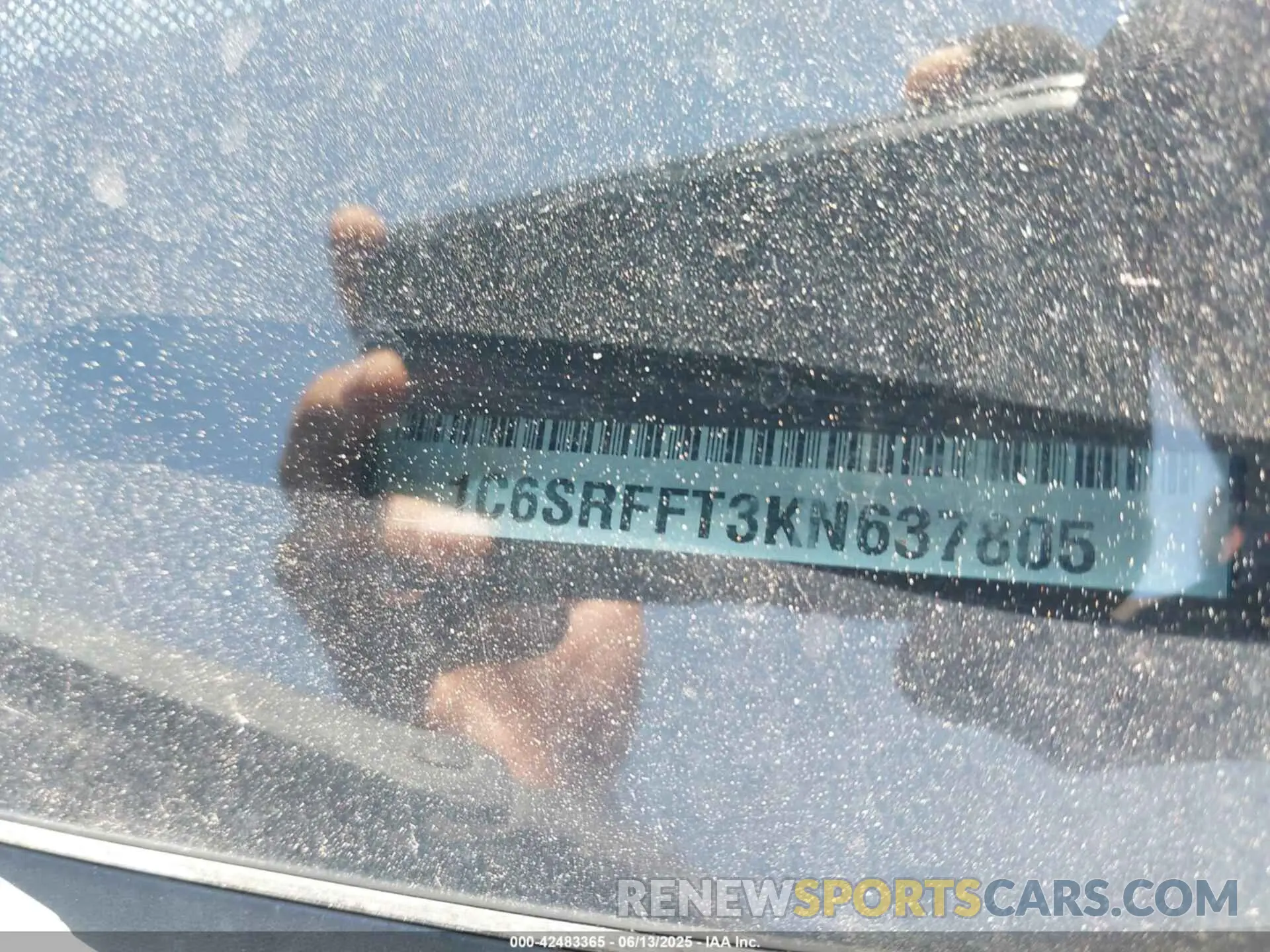 9 Photograph of a damaged car 1C6SRFFT3KN637805 RAM 1500 2019