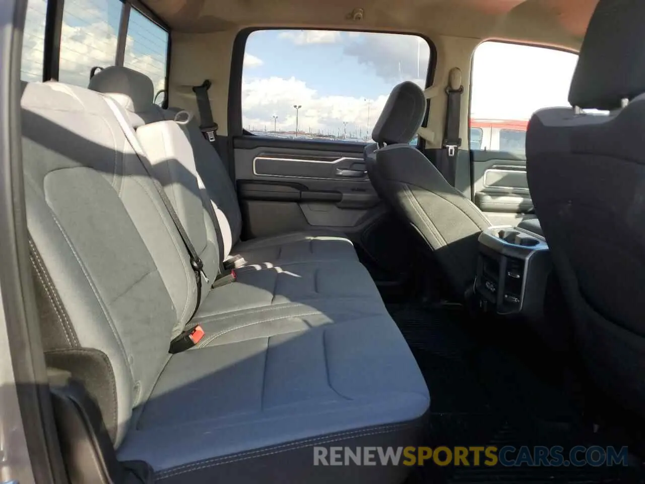 10 Photograph of a damaged car 1C6SRFFT3KN649954 RAM 1500 2019