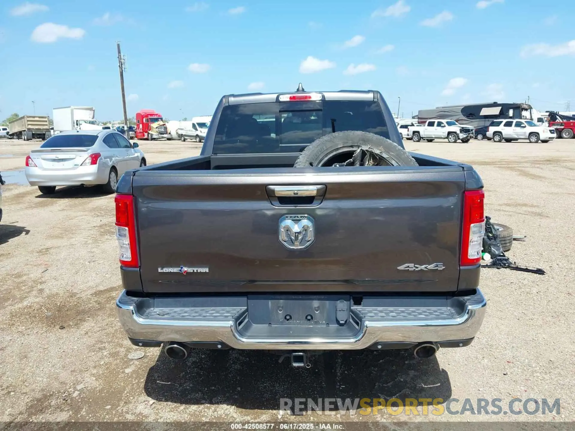 15 Photograph of a damaged car 1C6SRFFT3KN667970 RAM 1500 2019