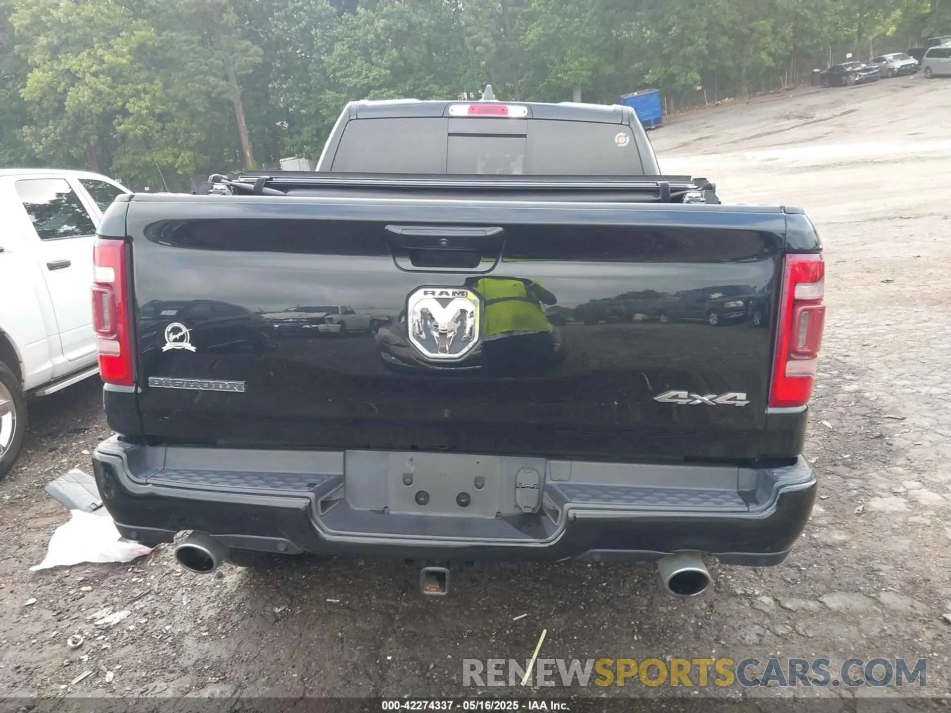 16 Photograph of a damaged car 1C6SRFFT3KN858854 RAM 1500 2019