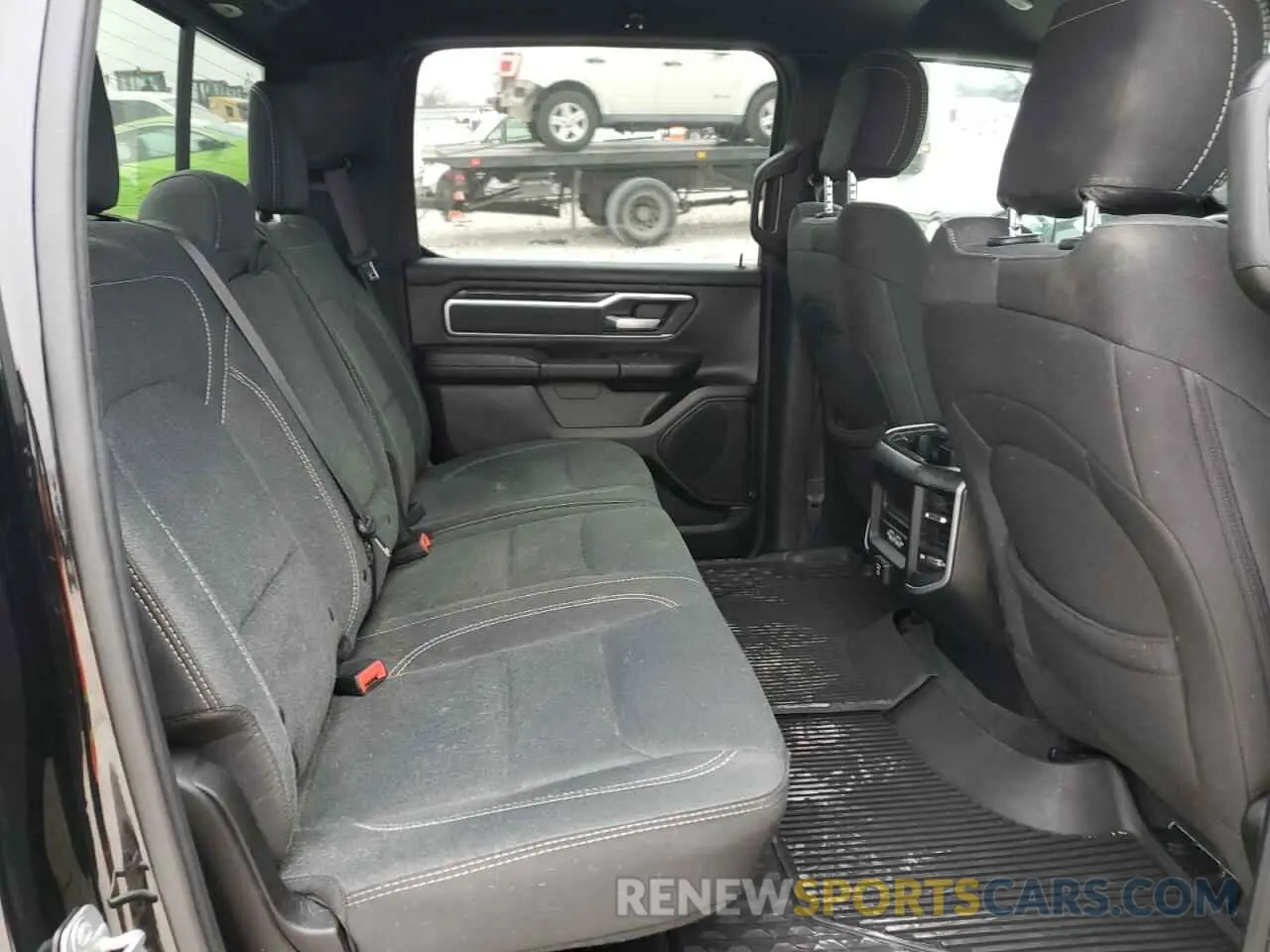 10 Photograph of a damaged car 1C6SRFFT3KN909351 RAM 1500 2019