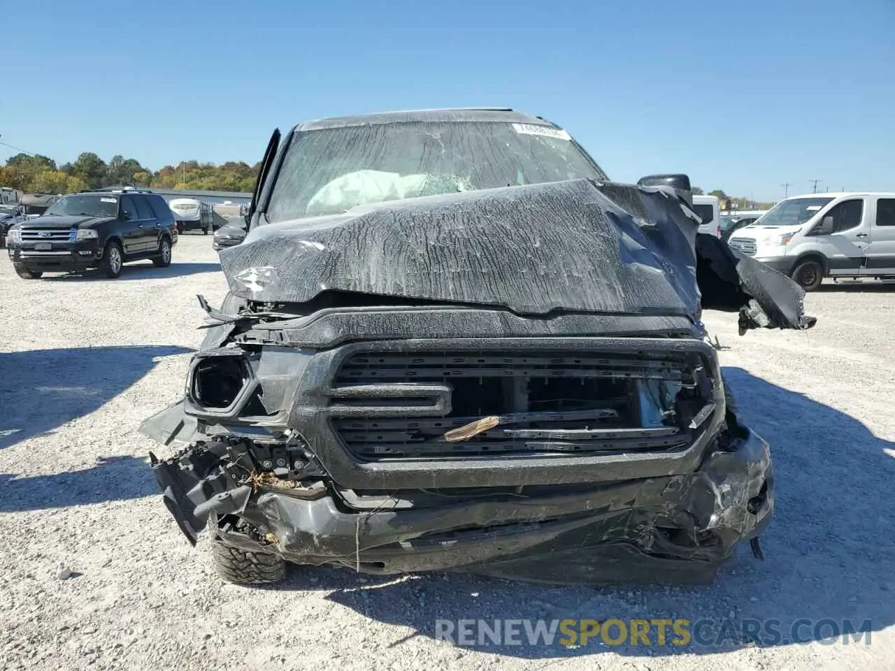 5 Photograph of a damaged car 1C6SRFFT4KN583771 RAM 1500 2019