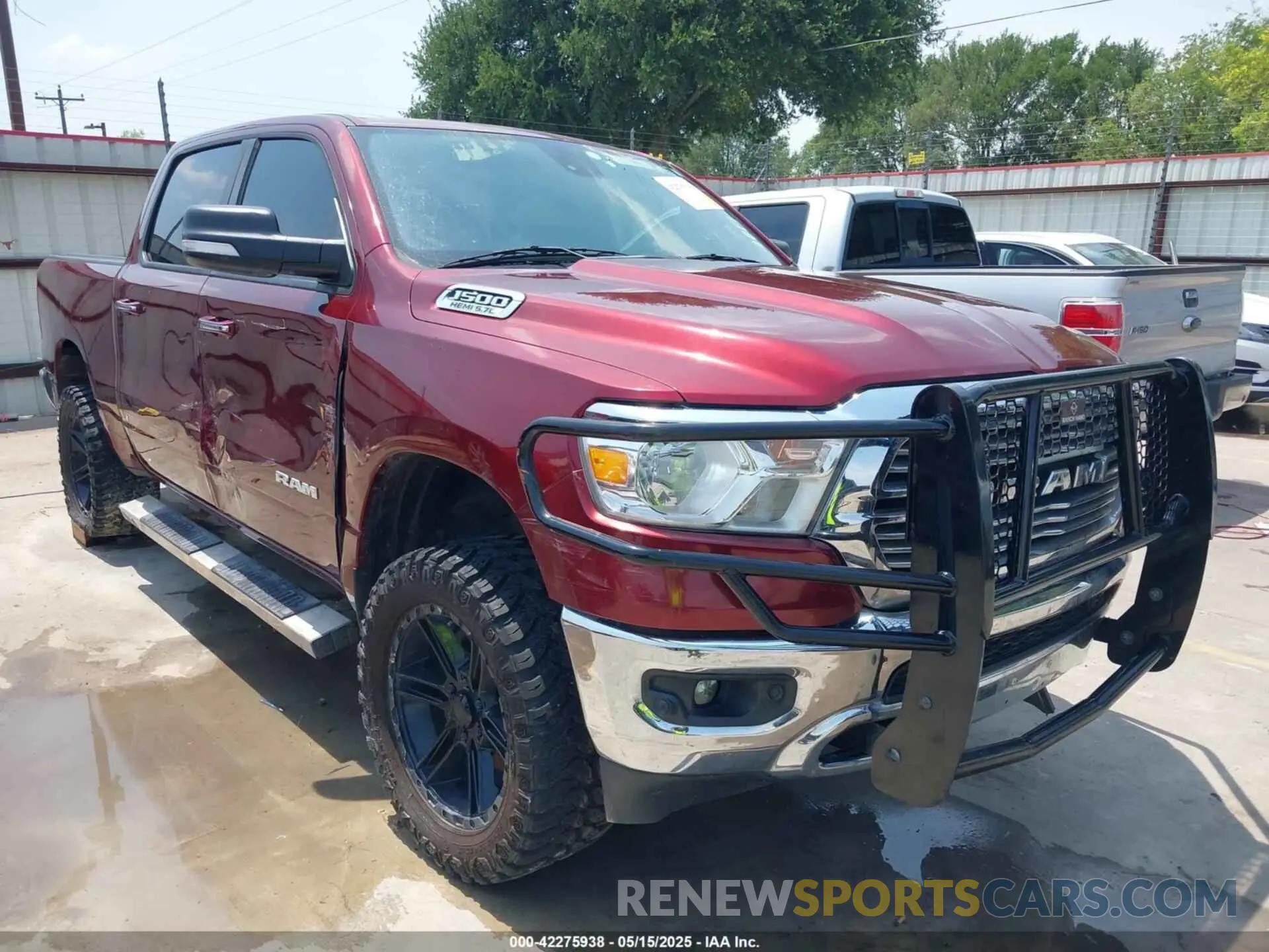 1 Photograph of a damaged car 1C6SRFFT4KN686009 RAM 1500 2019