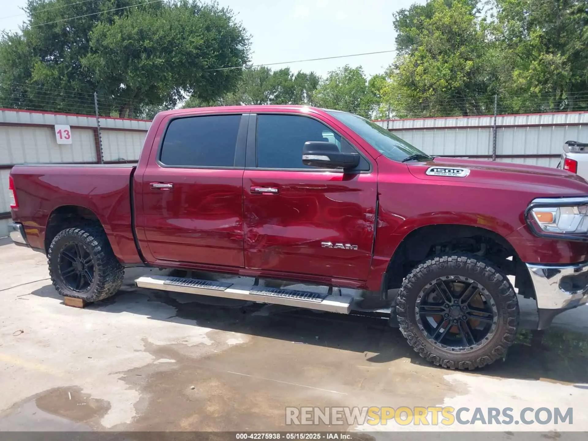 14 Photograph of a damaged car 1C6SRFFT4KN686009 RAM 1500 2019