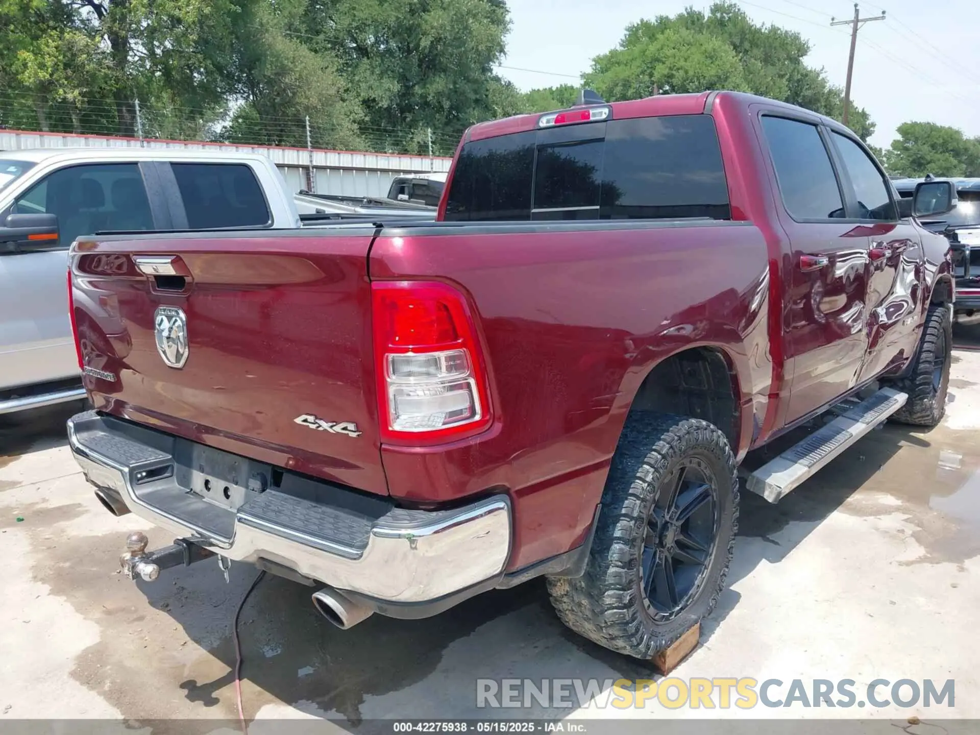 4 Photograph of a damaged car 1C6SRFFT4KN686009 RAM 1500 2019