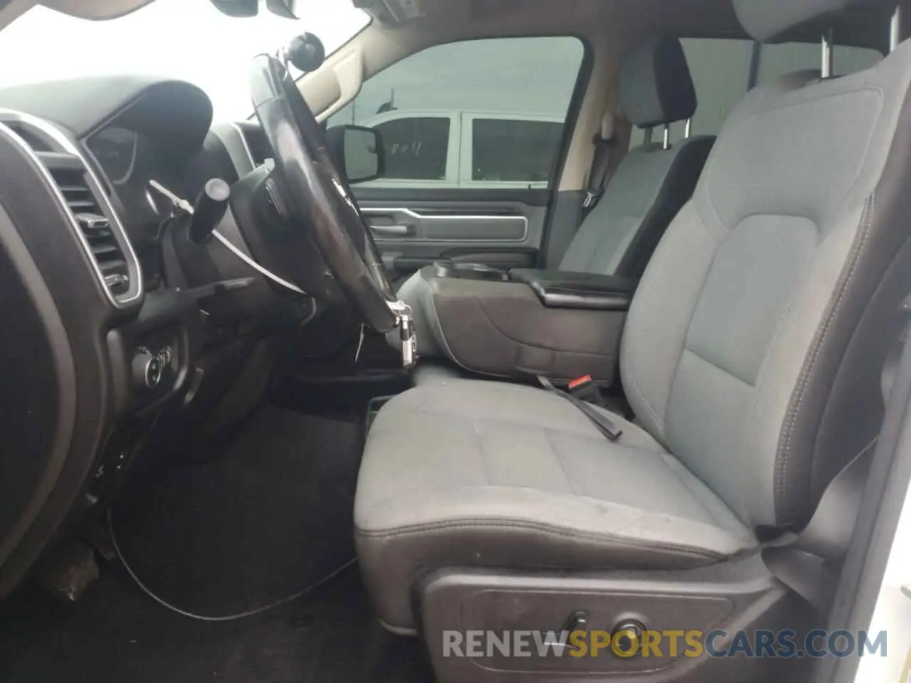 7 Photograph of a damaged car 1C6SRFFT4KN755586 RAM 1500 2019