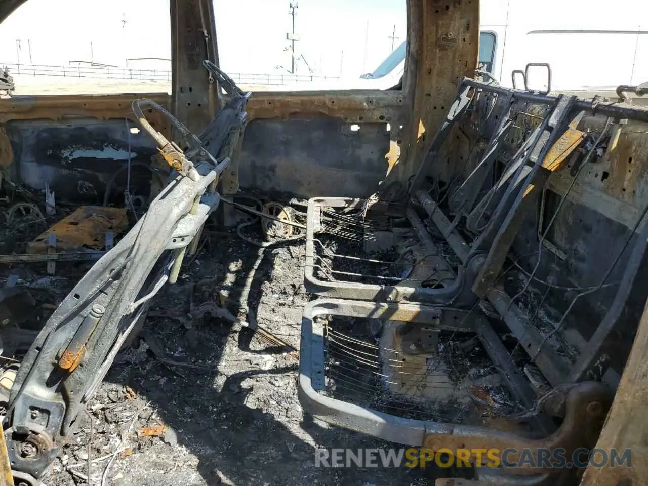 11 Photograph of a damaged car 1C6SRFFT4KN794615 RAM 1500 2019