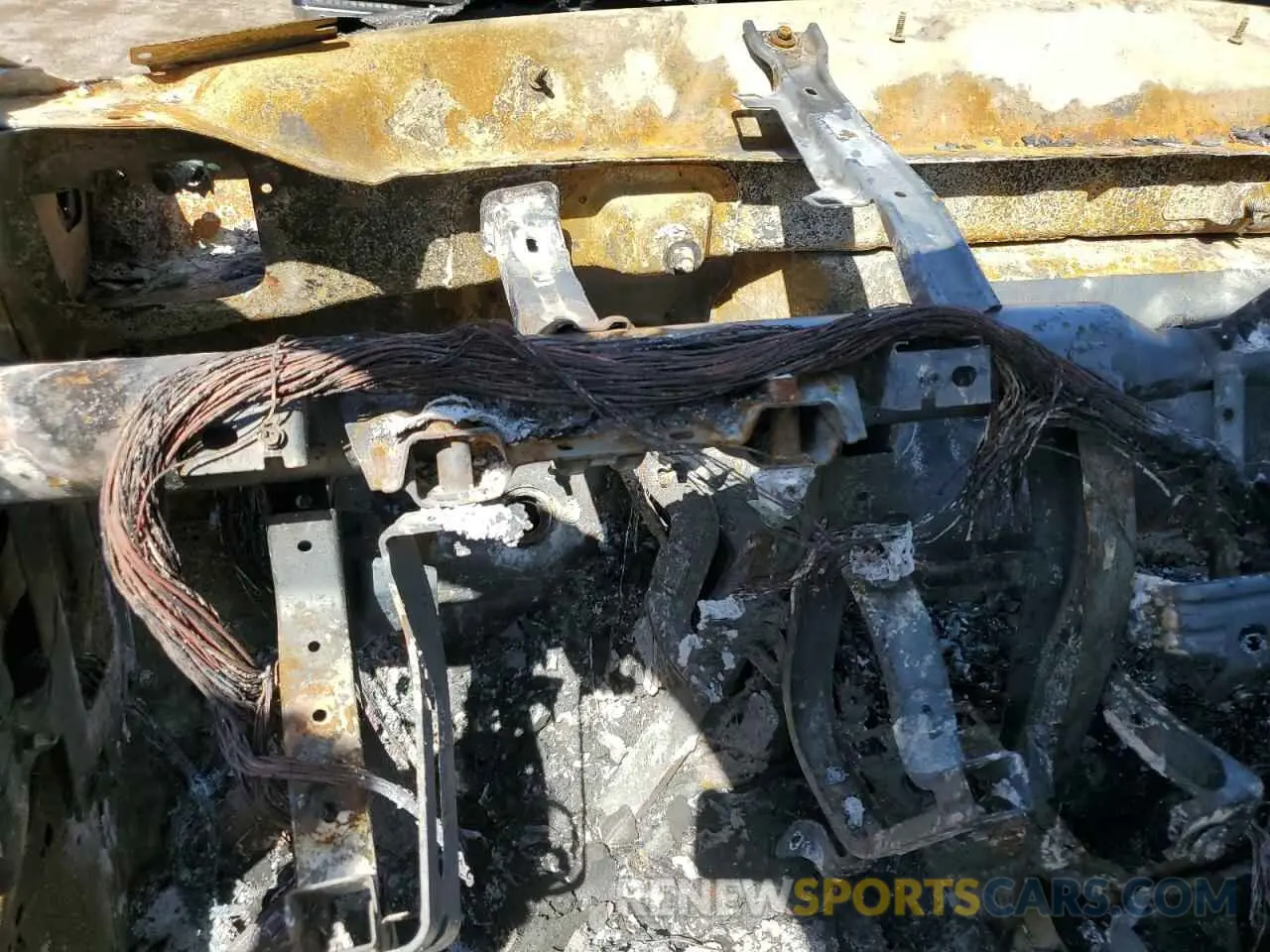 9 Photograph of a damaged car 1C6SRFFT4KN794615 RAM 1500 2019