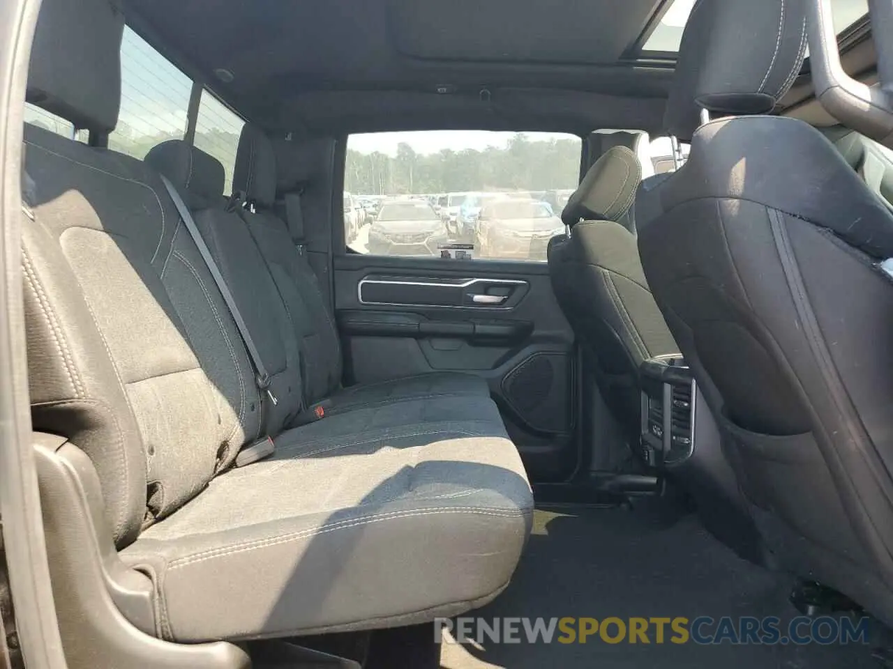 10 Photograph of a damaged car 1C6SRFFT4KN800039 RAM 1500 2019
