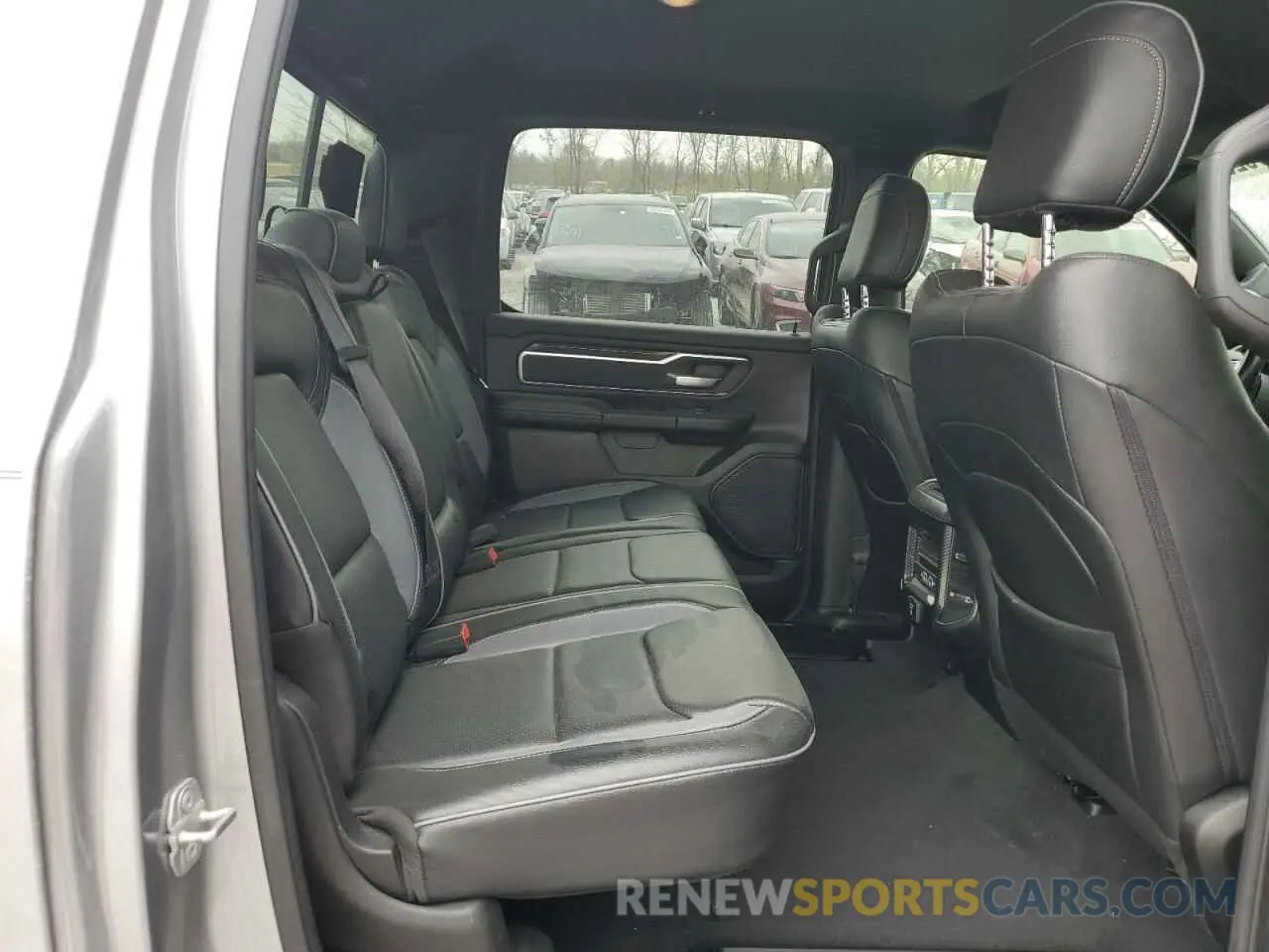 10 Photograph of a damaged car 1C6SRFFT4KN819318 RAM 1500 2019