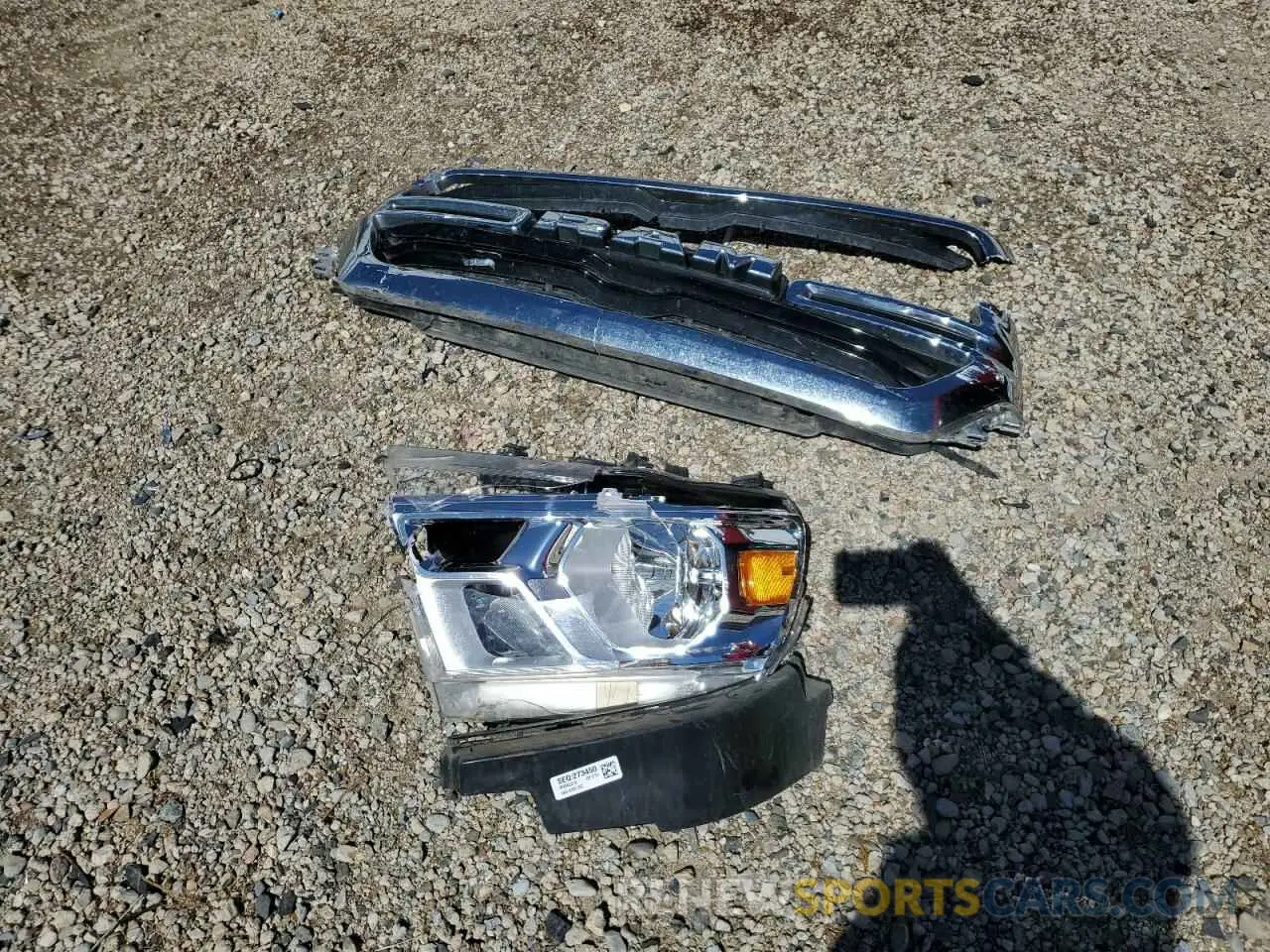 12 Photograph of a damaged car 1C6SRFFT4KN842212 RAM 1500 2019