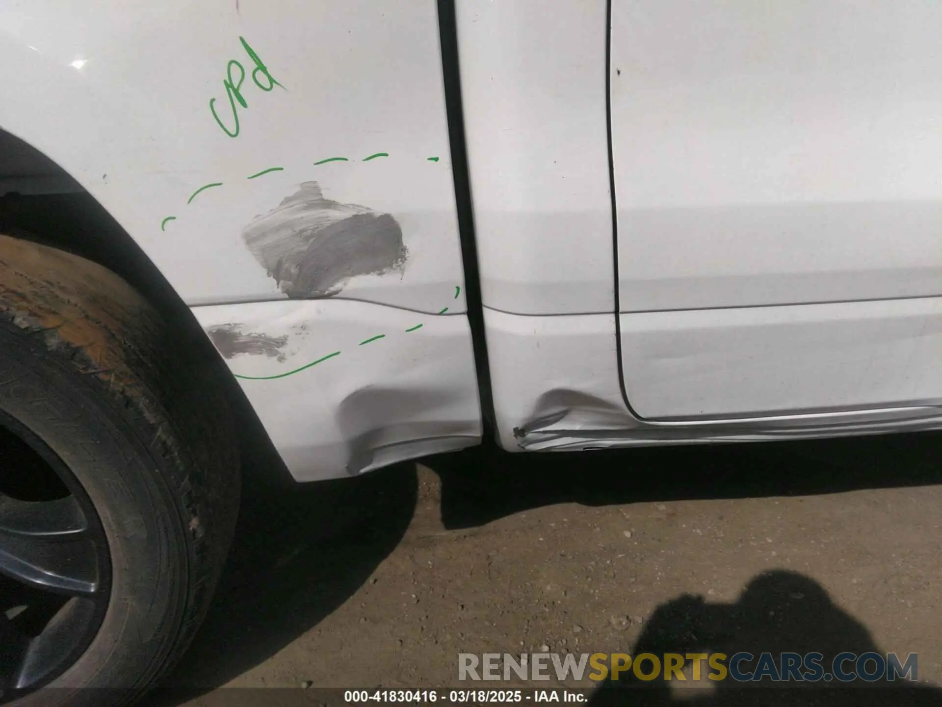 18 Photograph of a damaged car 1C6SRFFT4KN854618 RAM 1500 2019