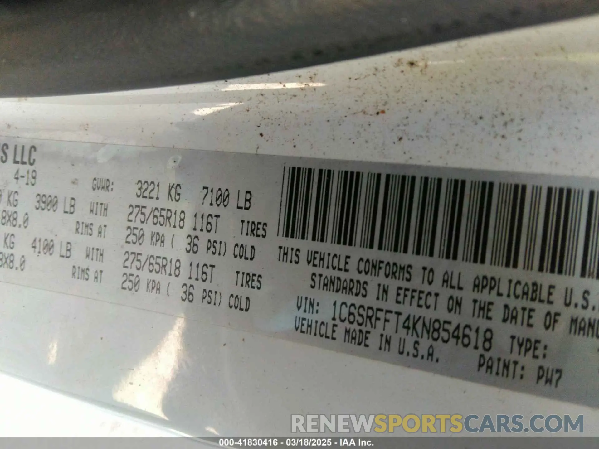 9 Photograph of a damaged car 1C6SRFFT4KN854618 RAM 1500 2019