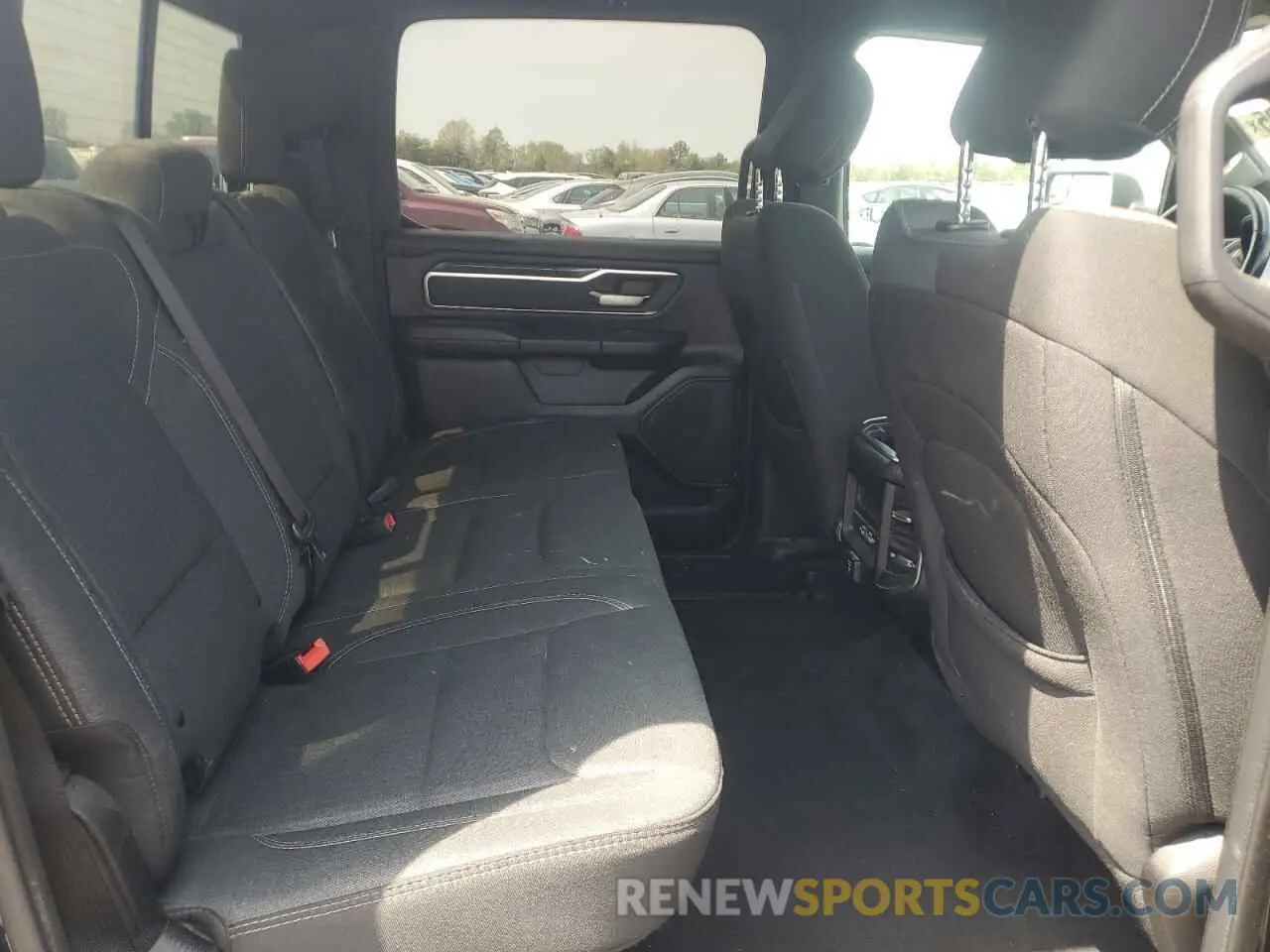 10 Photograph of a damaged car 1C6SRFFT4KN899445 RAM 1500 2019