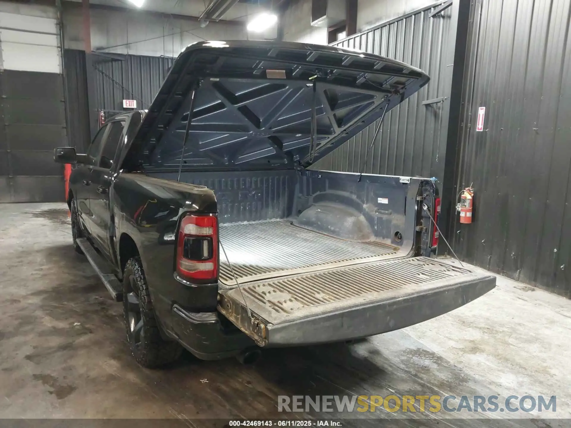 3 Photograph of a damaged car 1C6SRFFT5KN520999 RAM 1500 2019