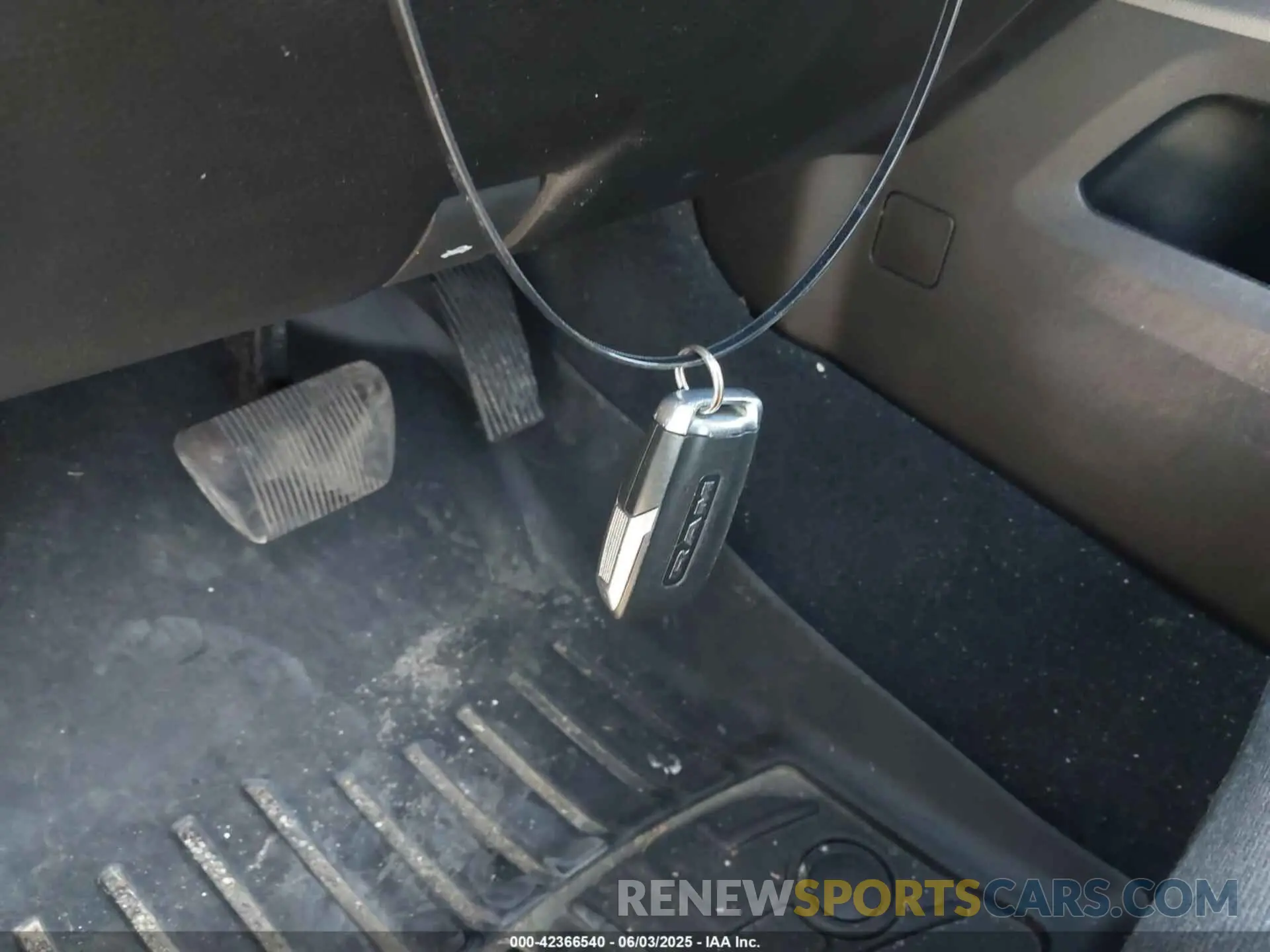 11 Photograph of a damaged car 1C6SRFFT5KN544445 RAM 1500 2019