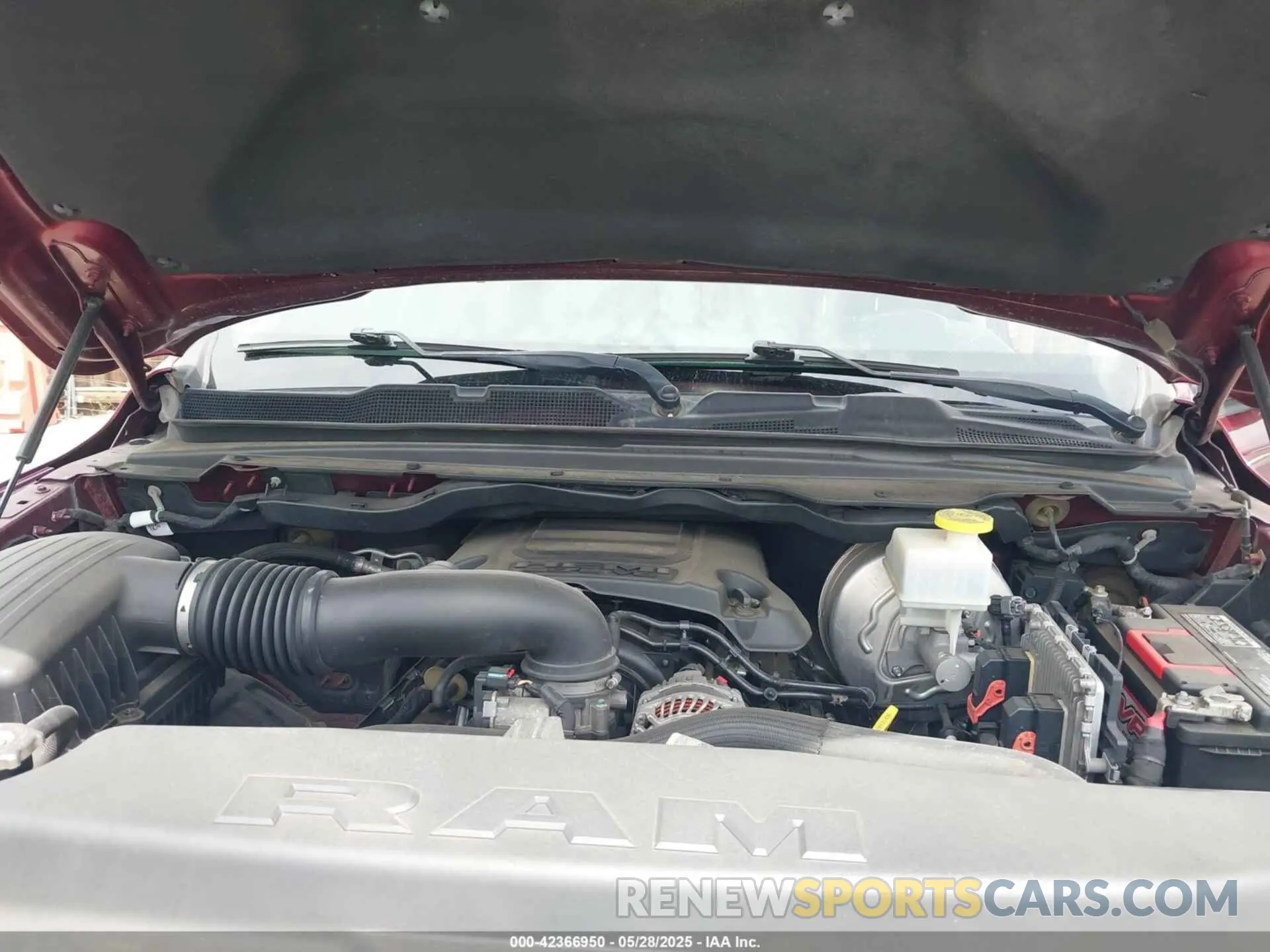 10 Photograph of a damaged car 1C6SRFFT5KN554148 RAM 1500 2019