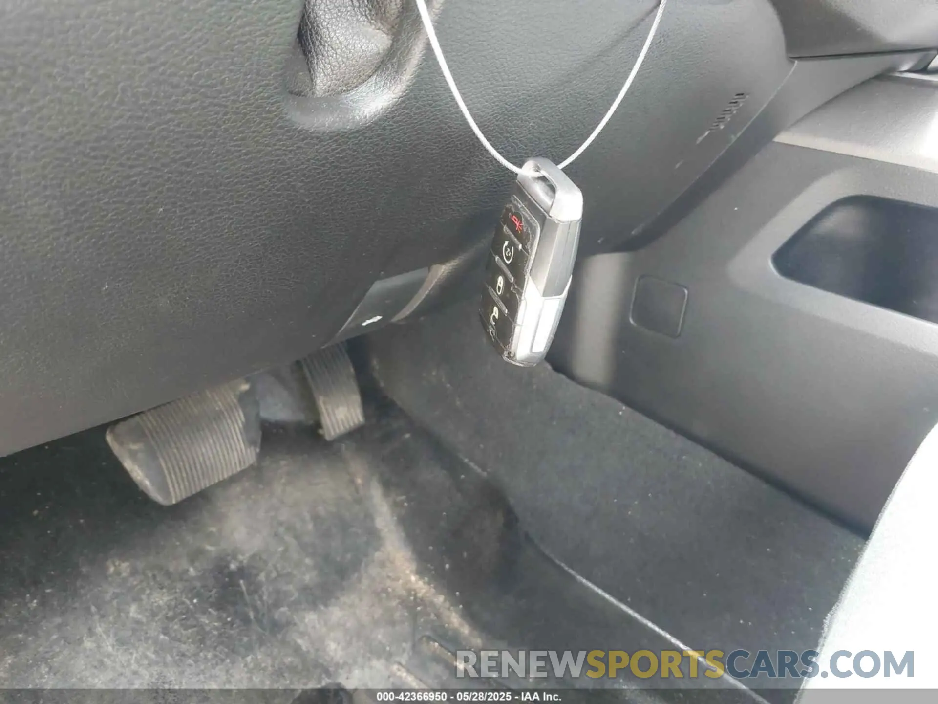 11 Photograph of a damaged car 1C6SRFFT5KN554148 RAM 1500 2019