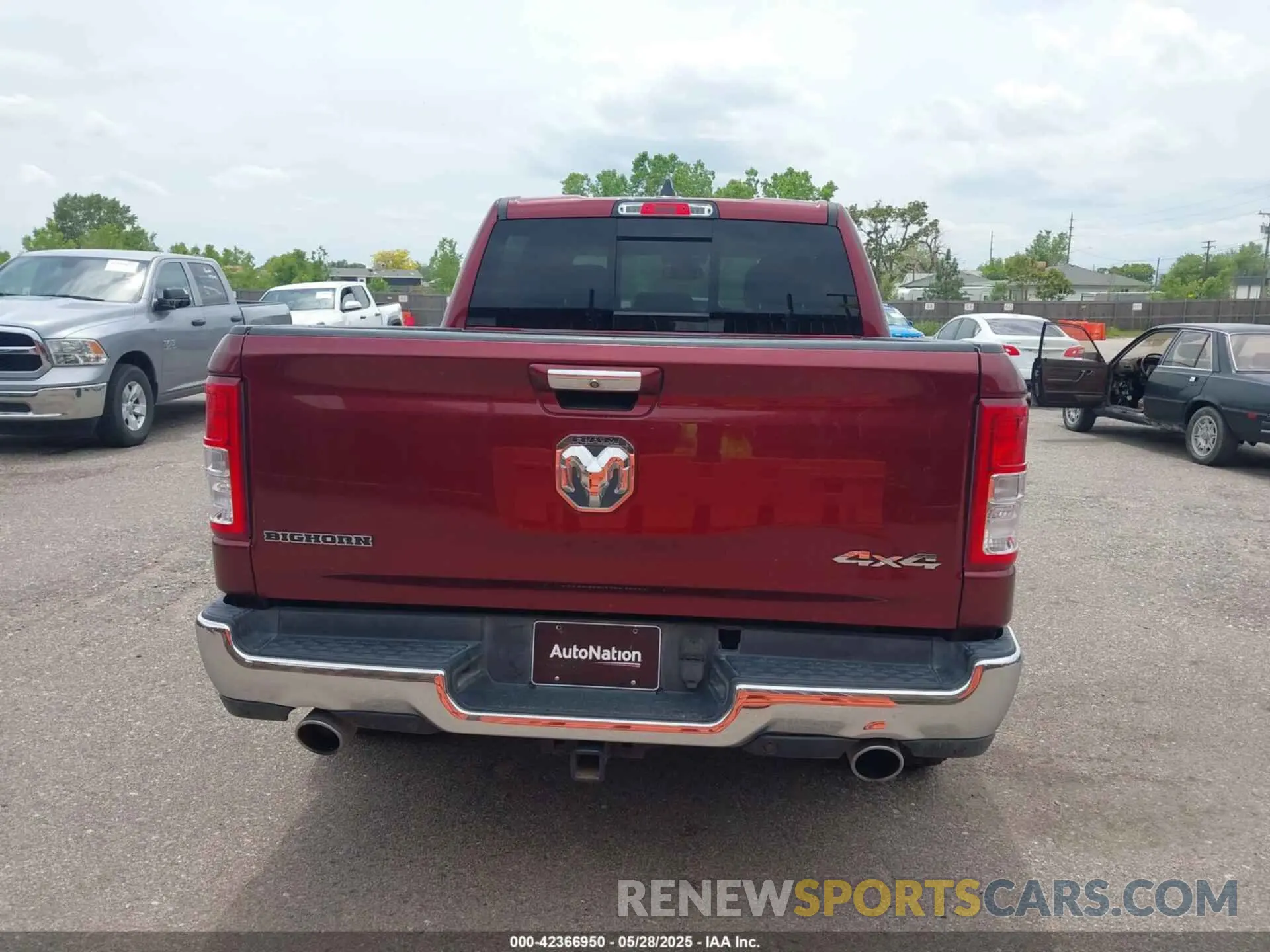 16 Photograph of a damaged car 1C6SRFFT5KN554148 RAM 1500 2019