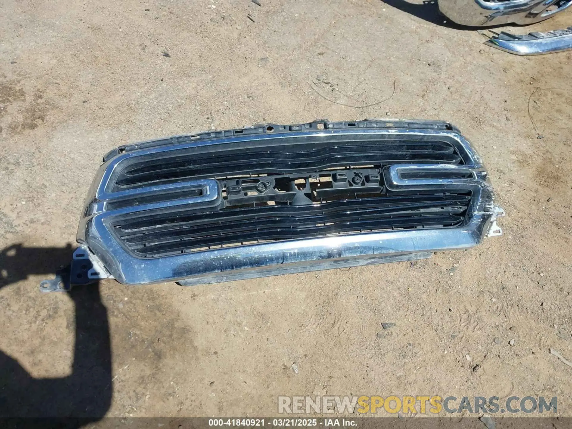 19 Photograph of a damaged car 1C6SRFFT5KN598456 RAM 1500 2019
