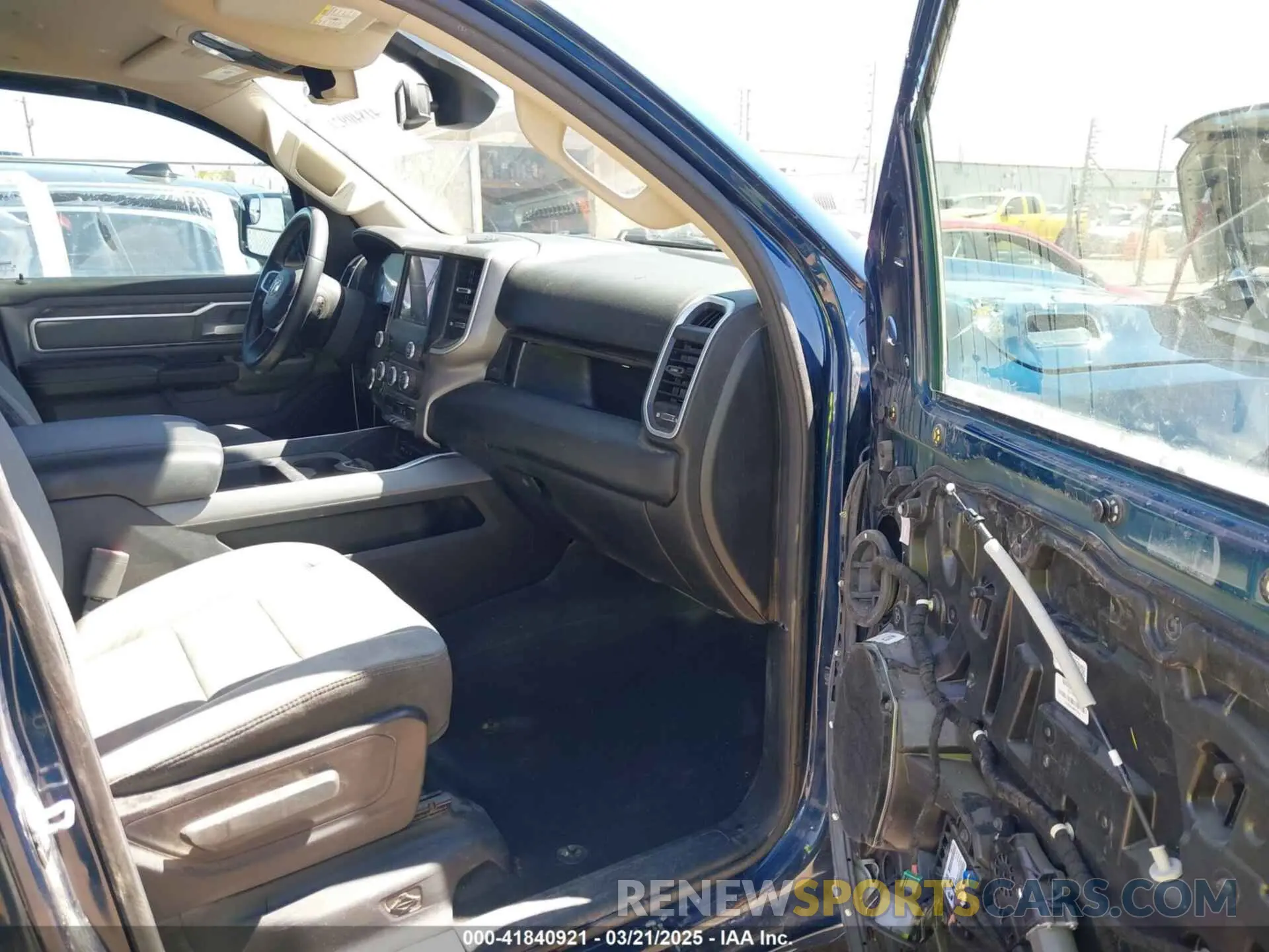 5 Photograph of a damaged car 1C6SRFFT5KN598456 RAM 1500 2019
