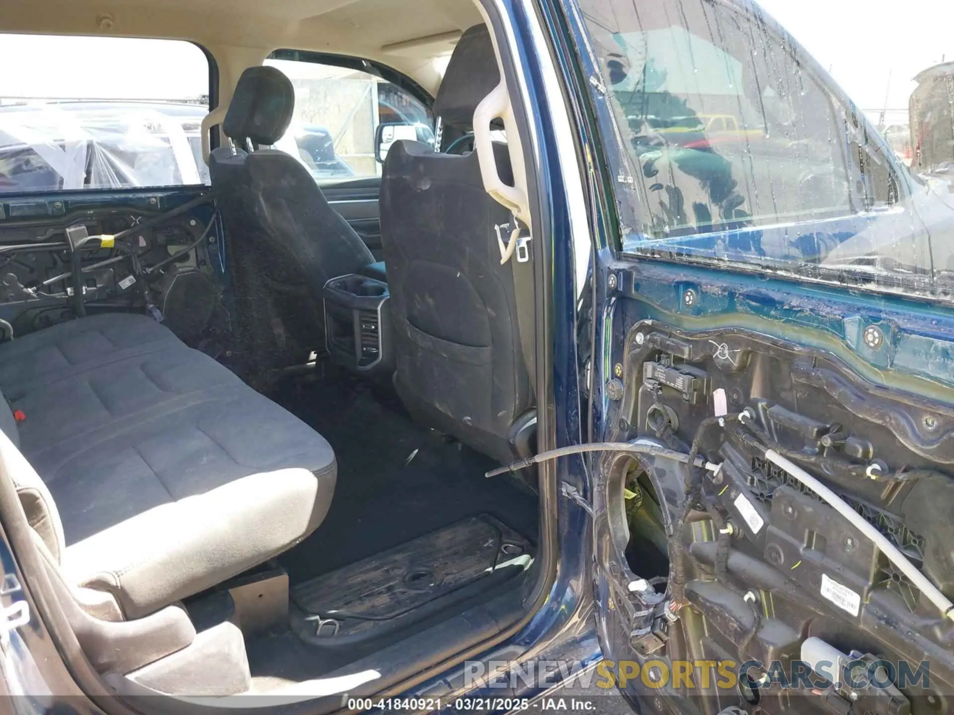 8 Photograph of a damaged car 1C6SRFFT5KN598456 RAM 1500 2019