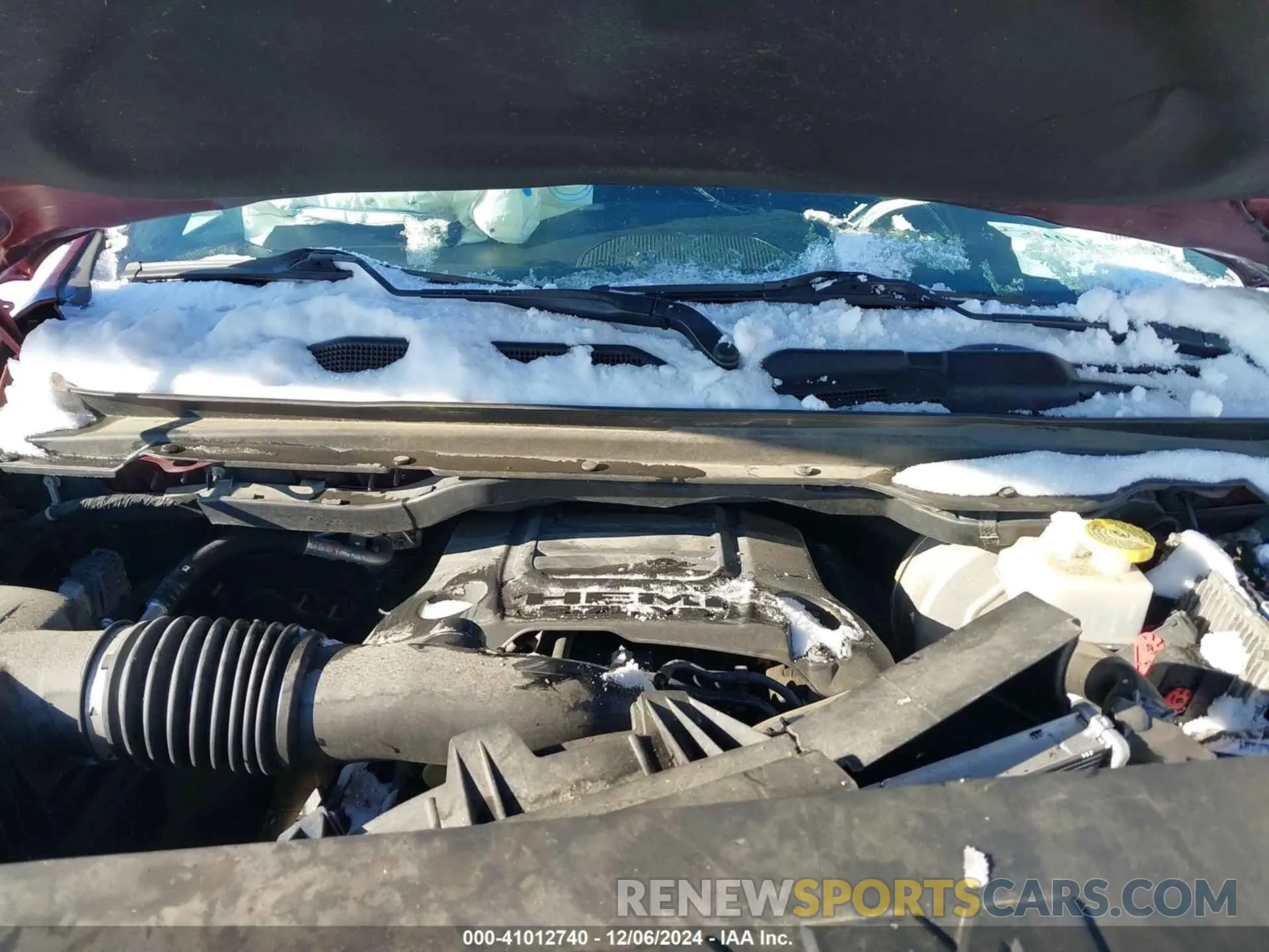 10 Photograph of a damaged car 1C6SRFFT5KN755709 RAM 1500 2019