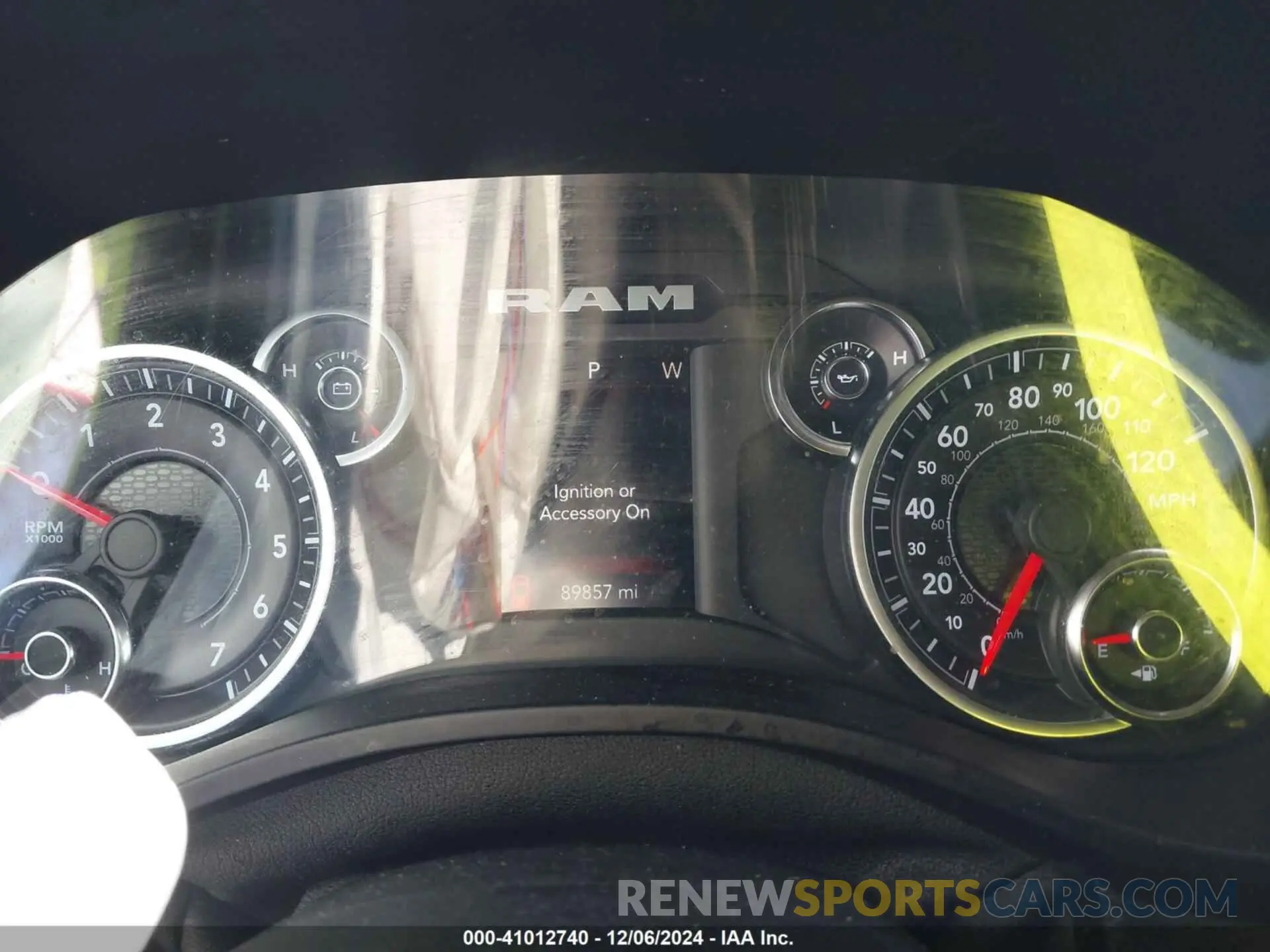 15 Photograph of a damaged car 1C6SRFFT5KN755709 RAM 1500 2019