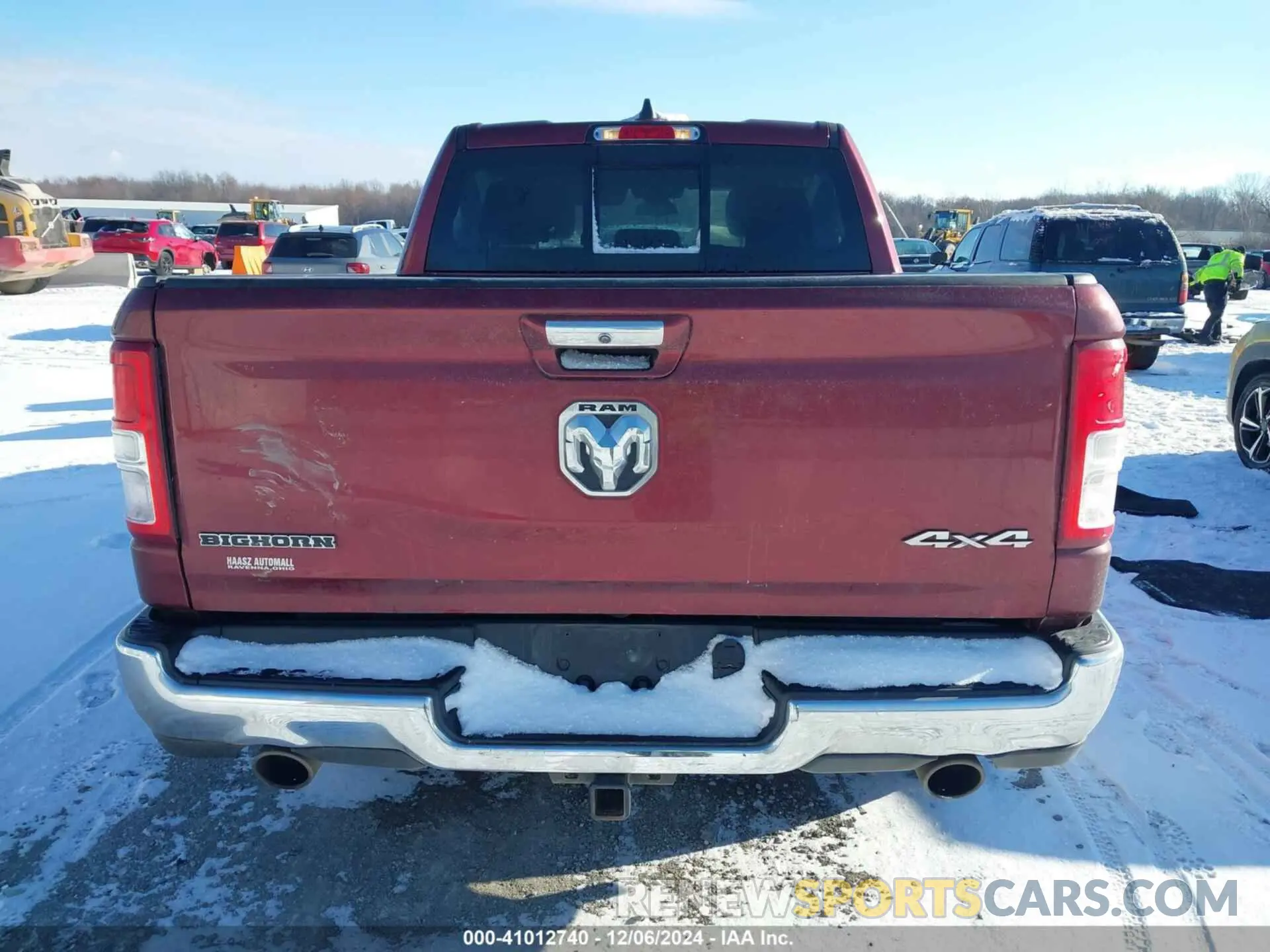 16 Photograph of a damaged car 1C6SRFFT5KN755709 RAM 1500 2019