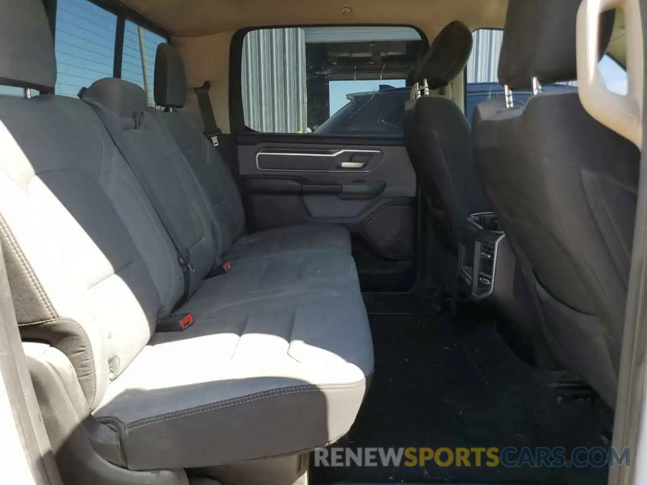 10 Photograph of a damaged car 1C6SRFFT5KN910792 RAM 1500 2019