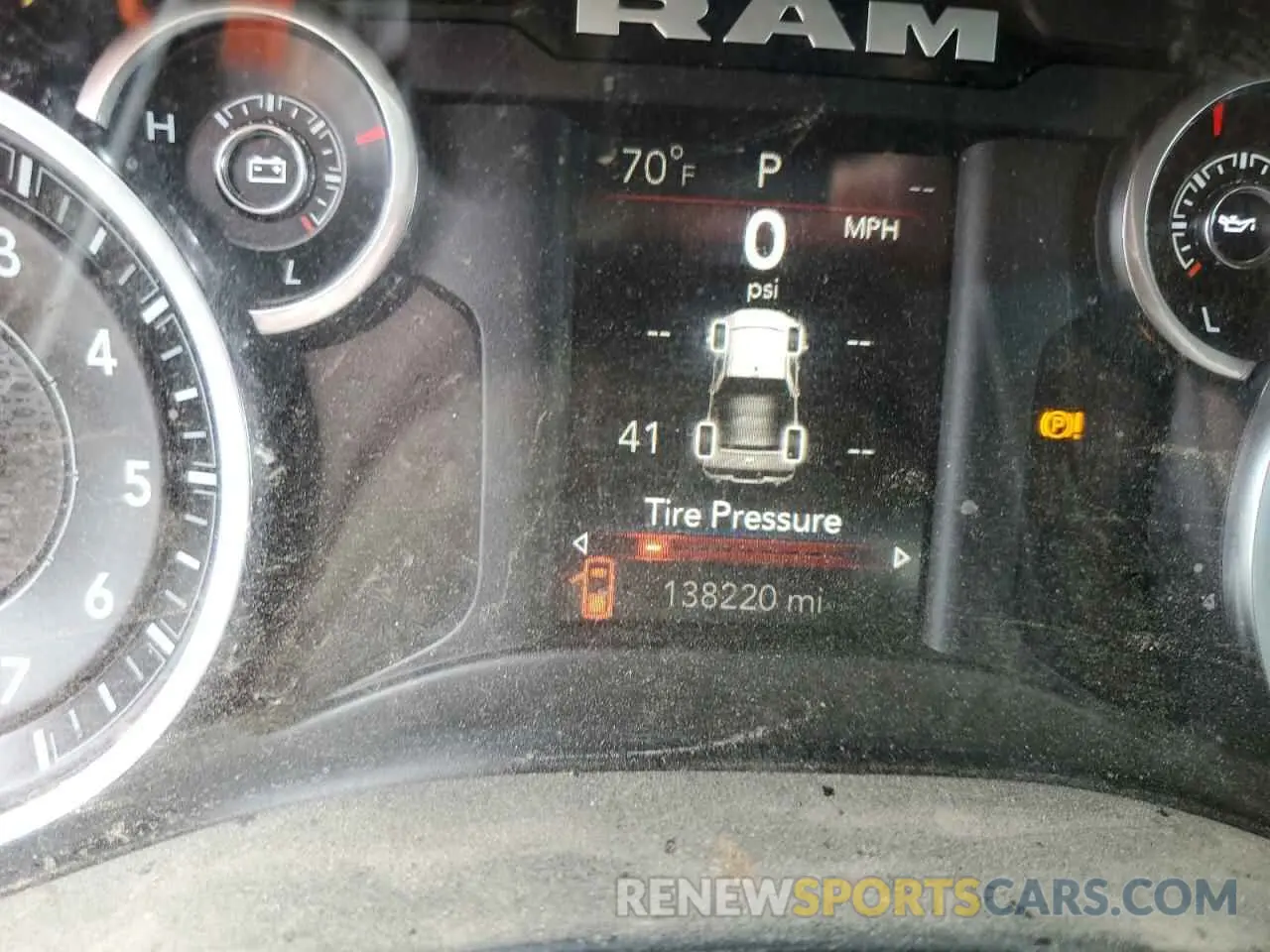 9 Photograph of a damaged car 1C6SRFFT6KN539304 RAM 1500 2019