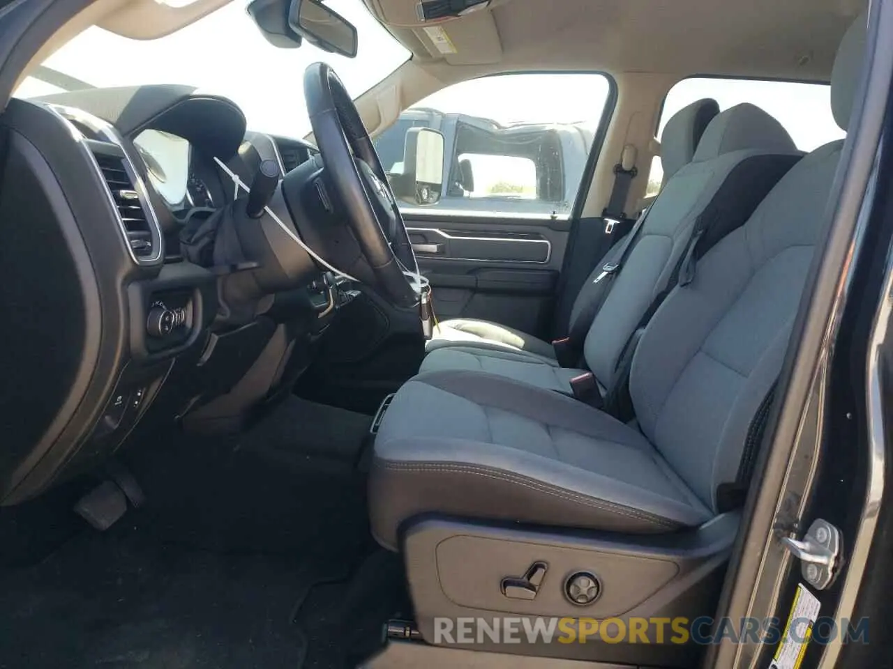 7 Photograph of a damaged car 1C6SRFFT6KN540355 RAM 1500 2019