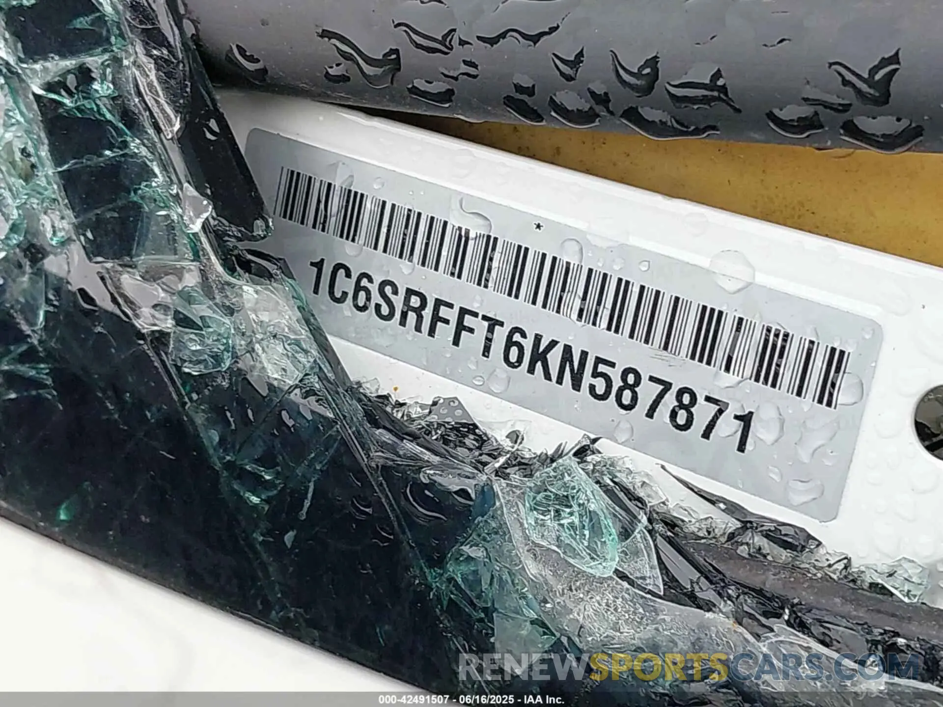 17 Photograph of a damaged car 1C6SRFFT6KN587871 RAM 1500 2019