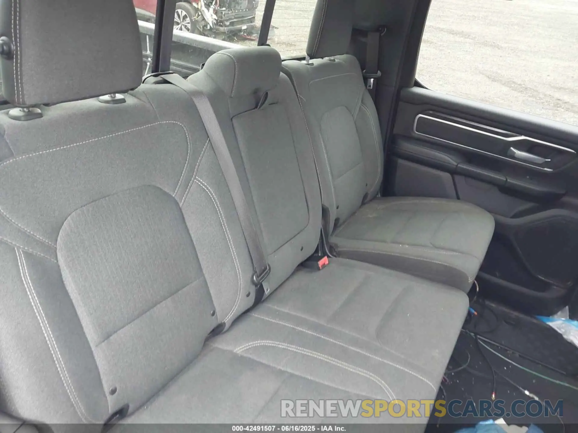 8 Photograph of a damaged car 1C6SRFFT6KN587871 RAM 1500 2019
