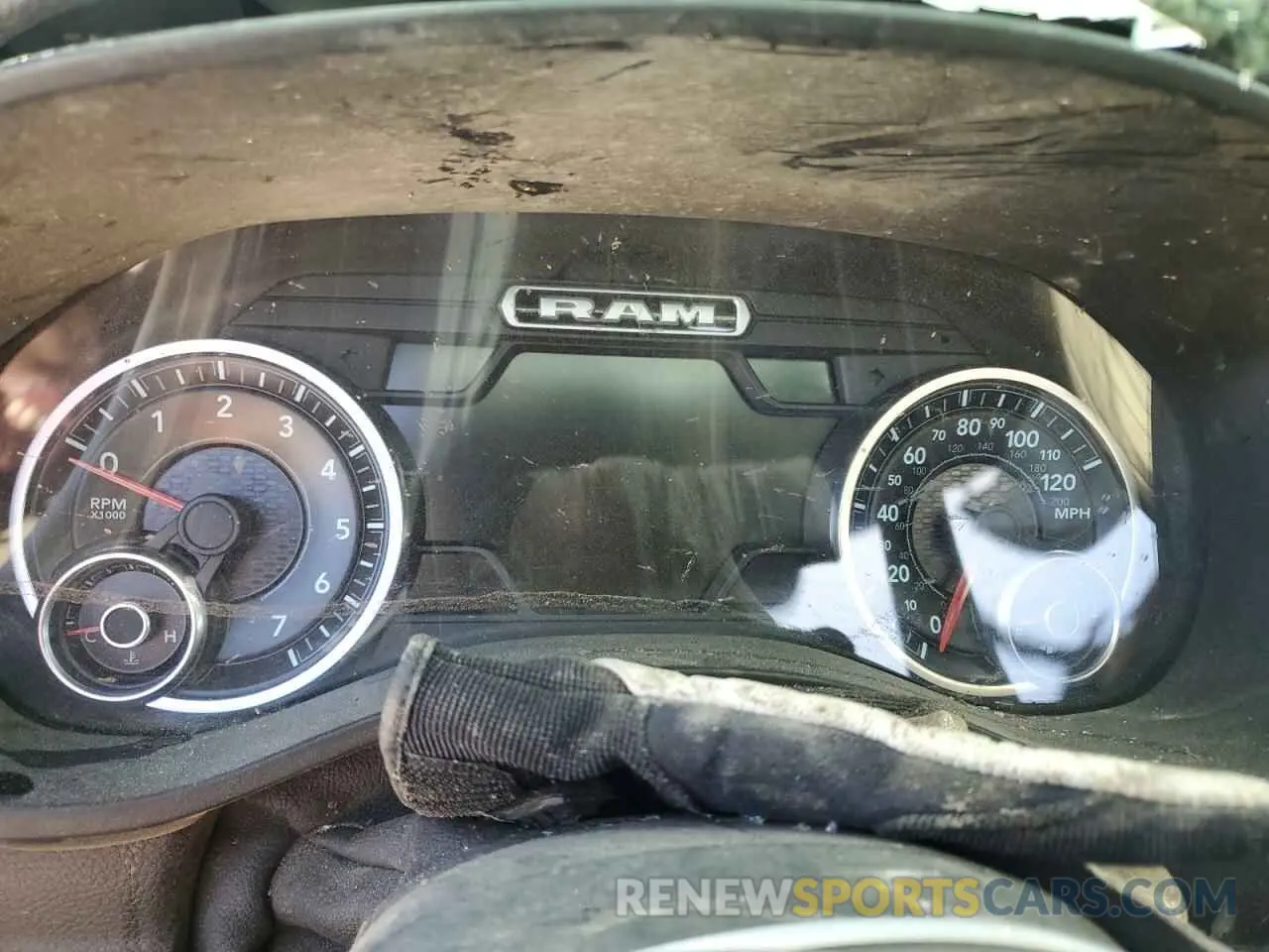 9 Photograph of a damaged car 1C6SRFFT6KN600666 RAM 1500 2019