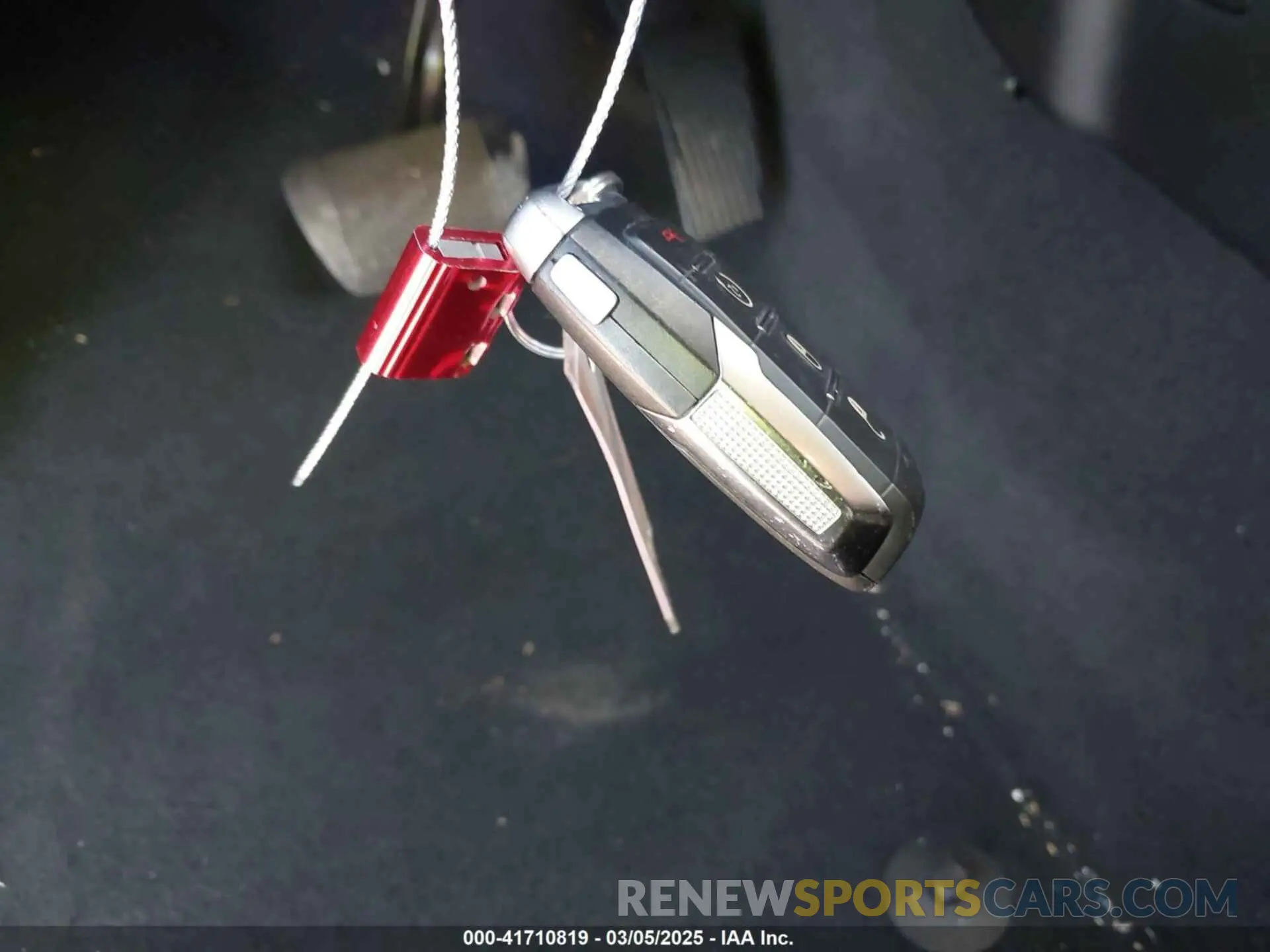 11 Photograph of a damaged car 1C6SRFFT6KN627320 RAM 1500 2019