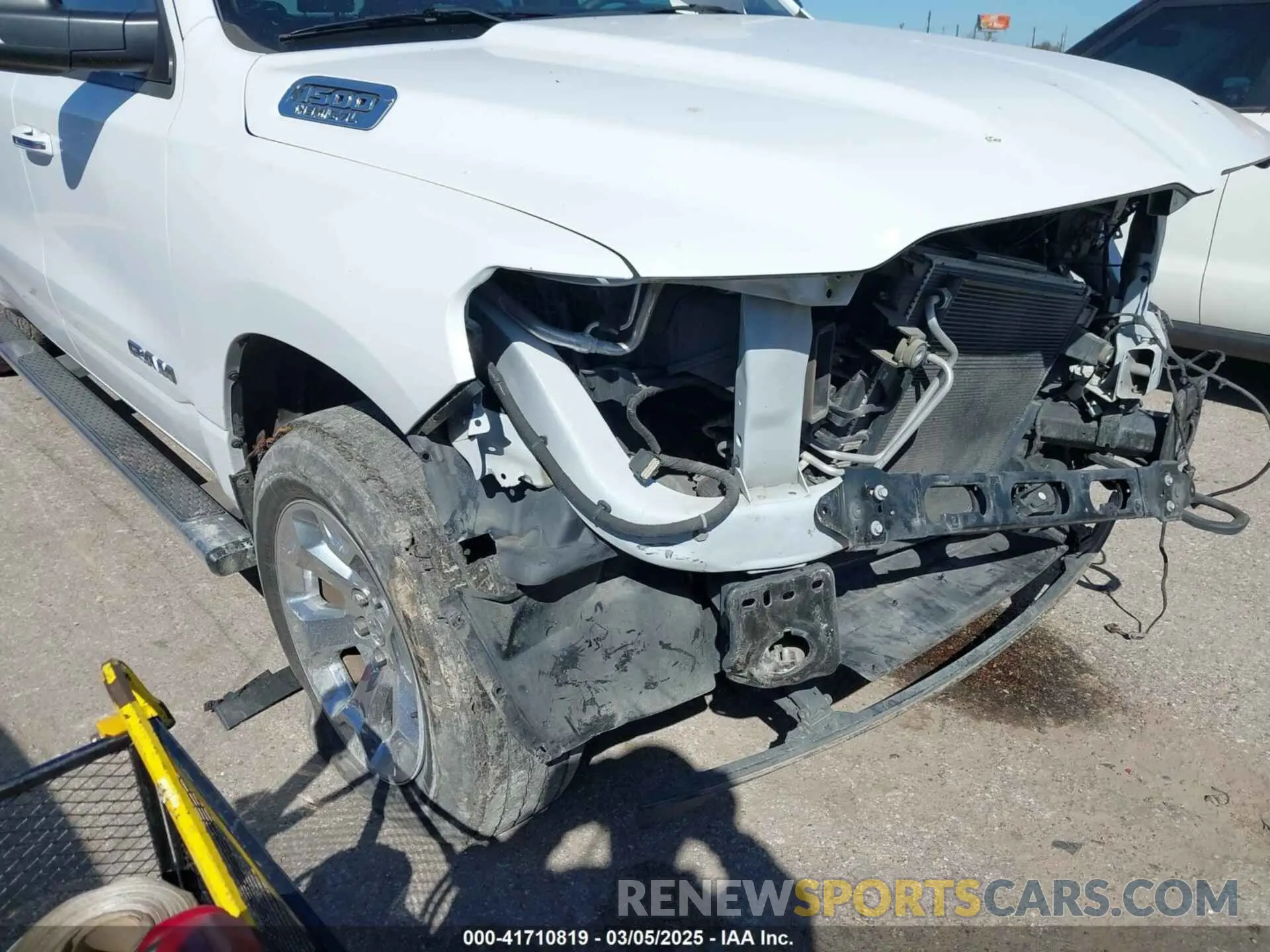 18 Photograph of a damaged car 1C6SRFFT6KN627320 RAM 1500 2019