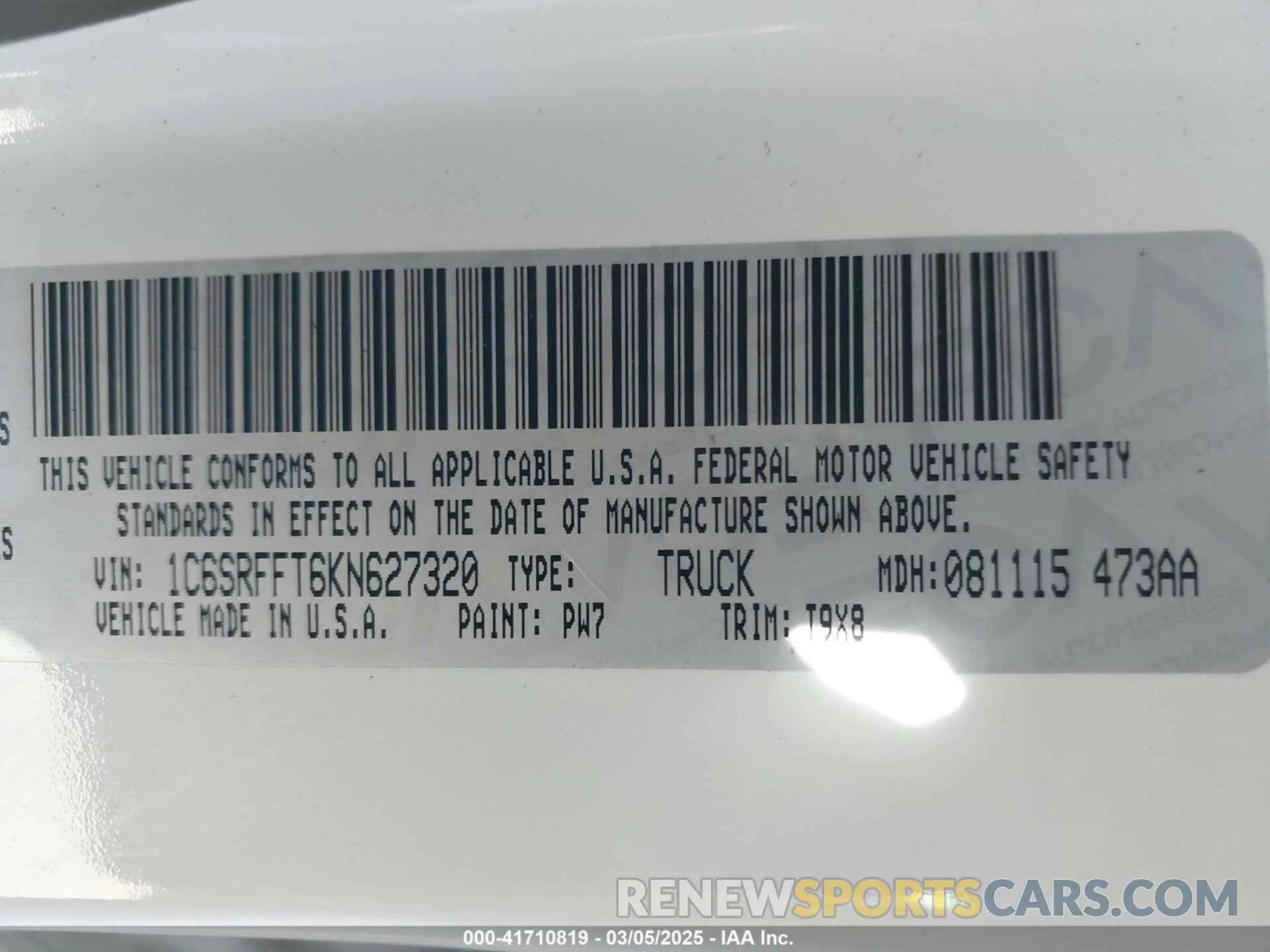 9 Photograph of a damaged car 1C6SRFFT6KN627320 RAM 1500 2019