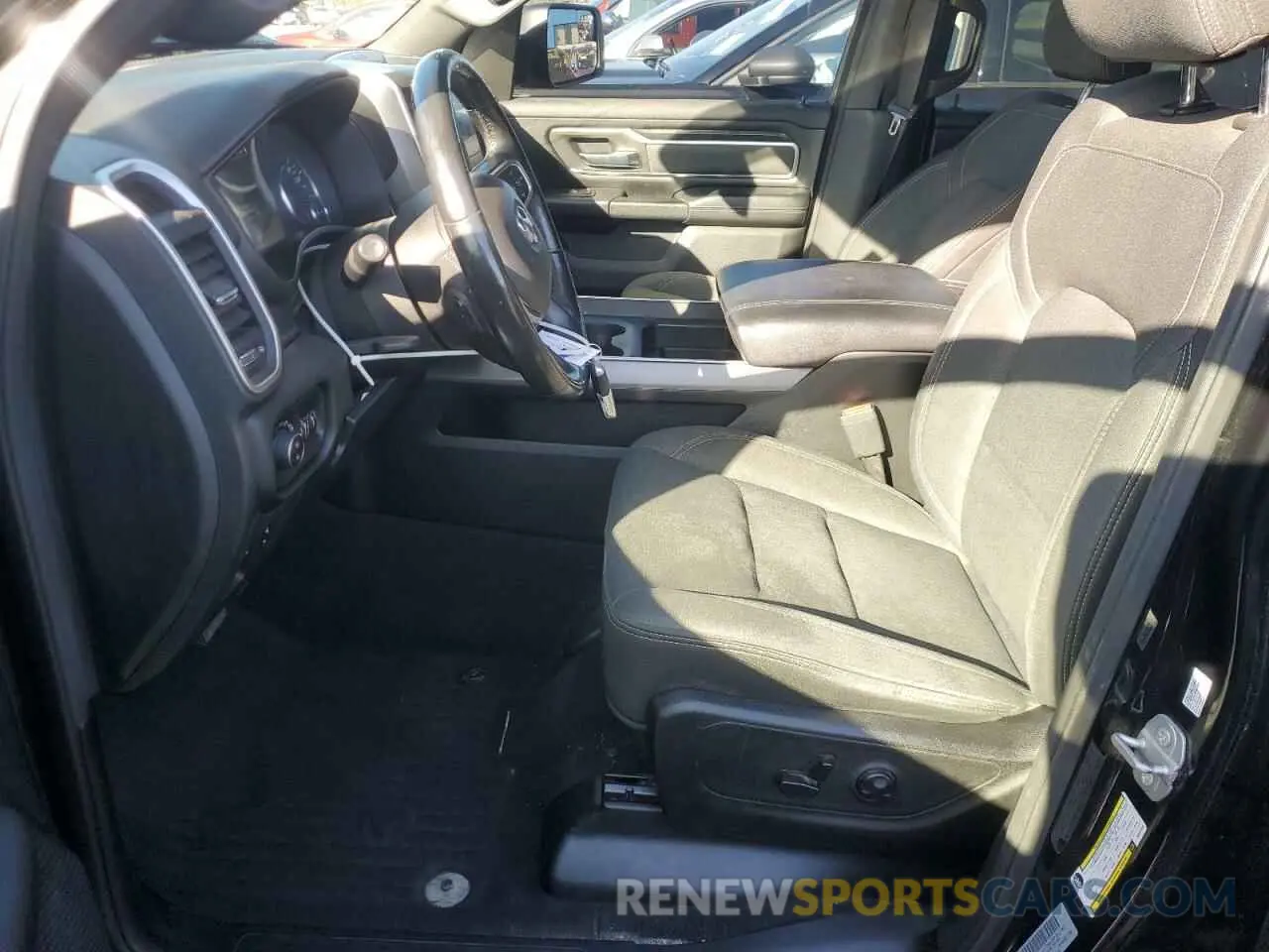 7 Photograph of a damaged car 1C6SRFFT6KN637409 RAM 1500 2019