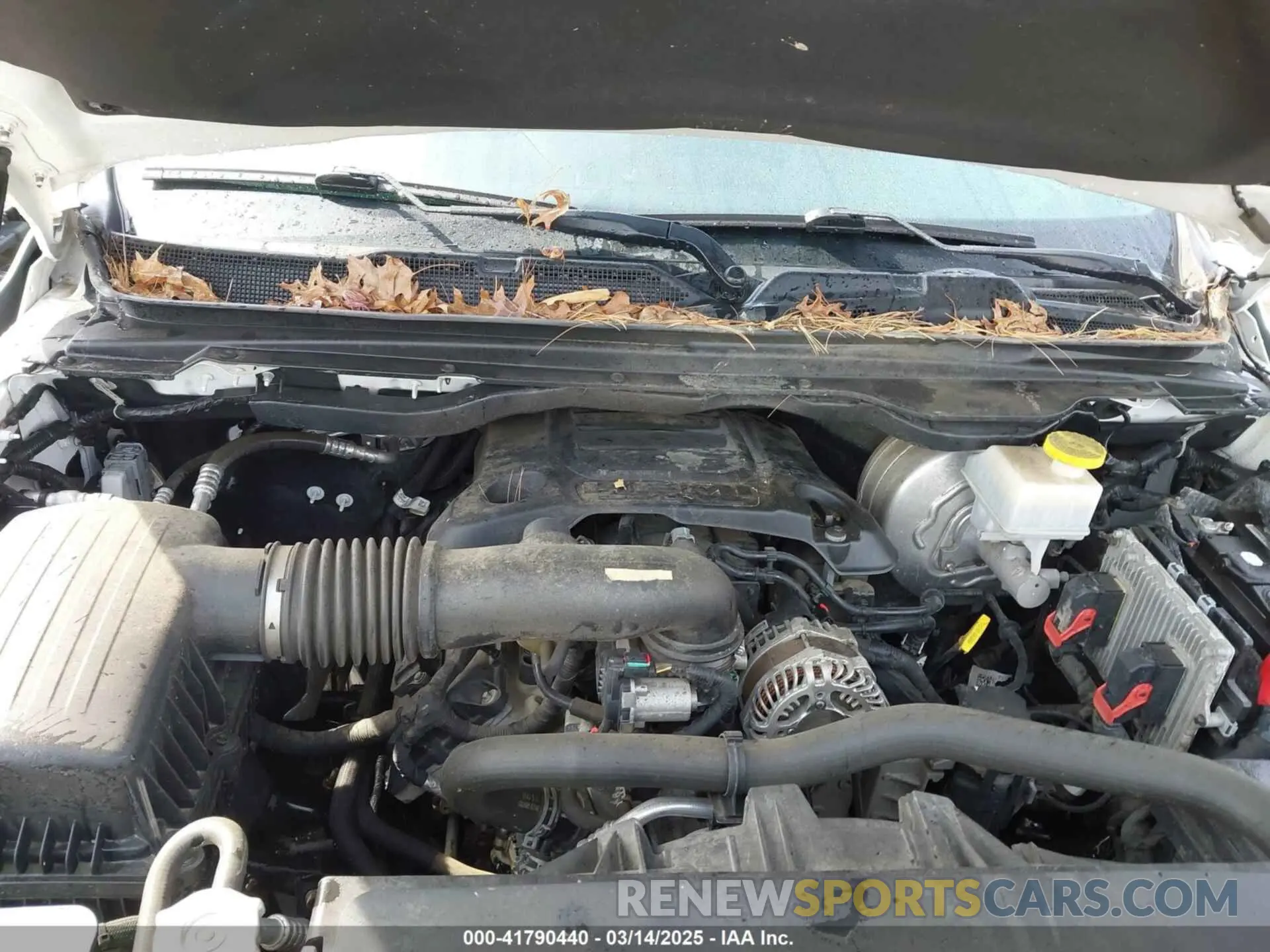 10 Photograph of a damaged car 1C6SRFFT6KN904290 RAM 1500 2019