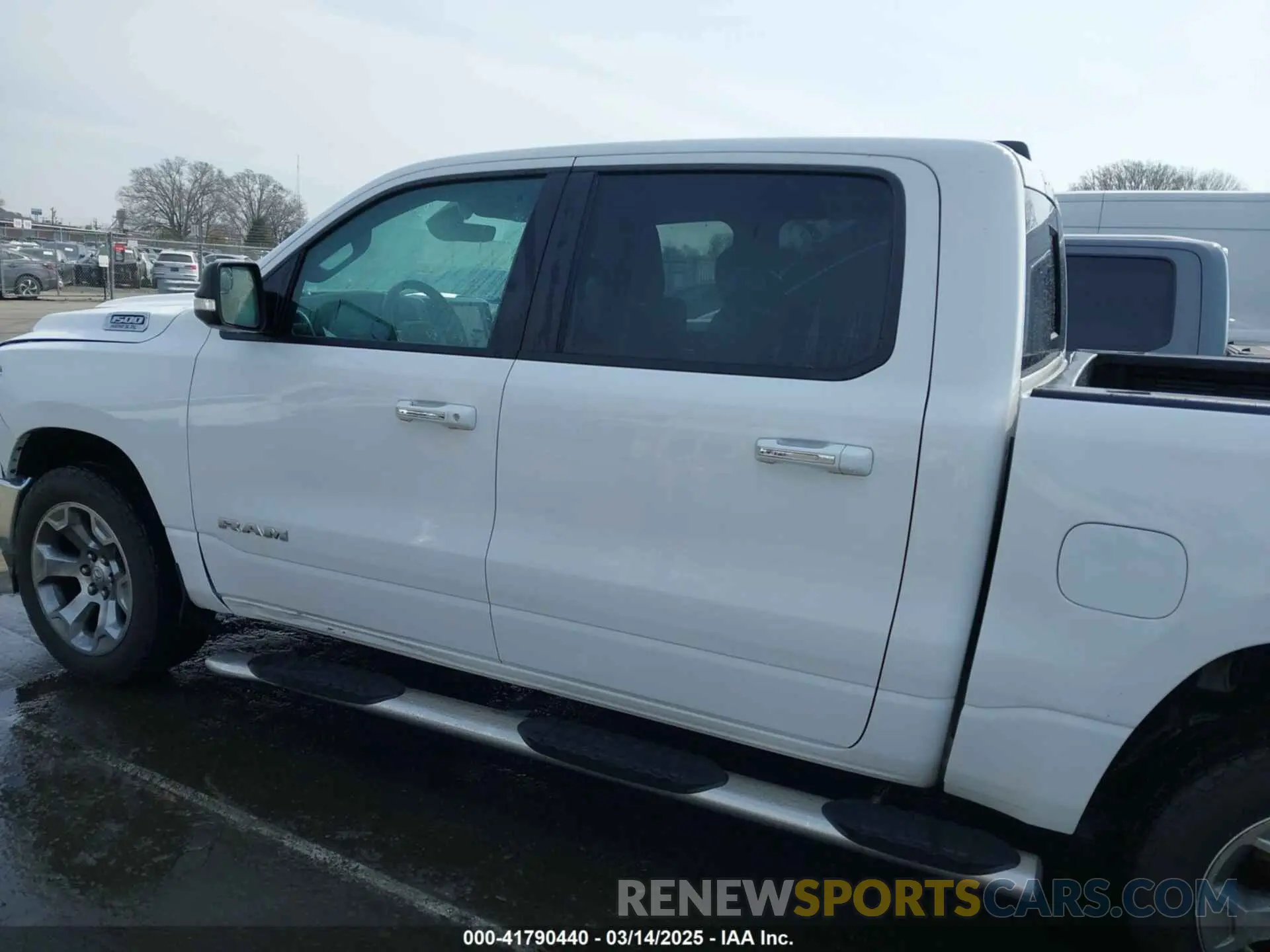 14 Photograph of a damaged car 1C6SRFFT6KN904290 RAM 1500 2019