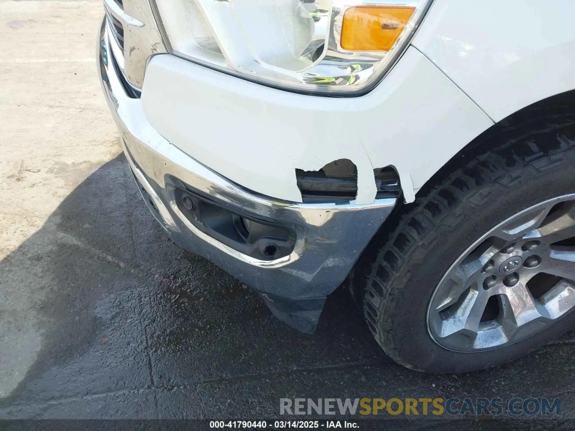 6 Photograph of a damaged car 1C6SRFFT6KN904290 RAM 1500 2019