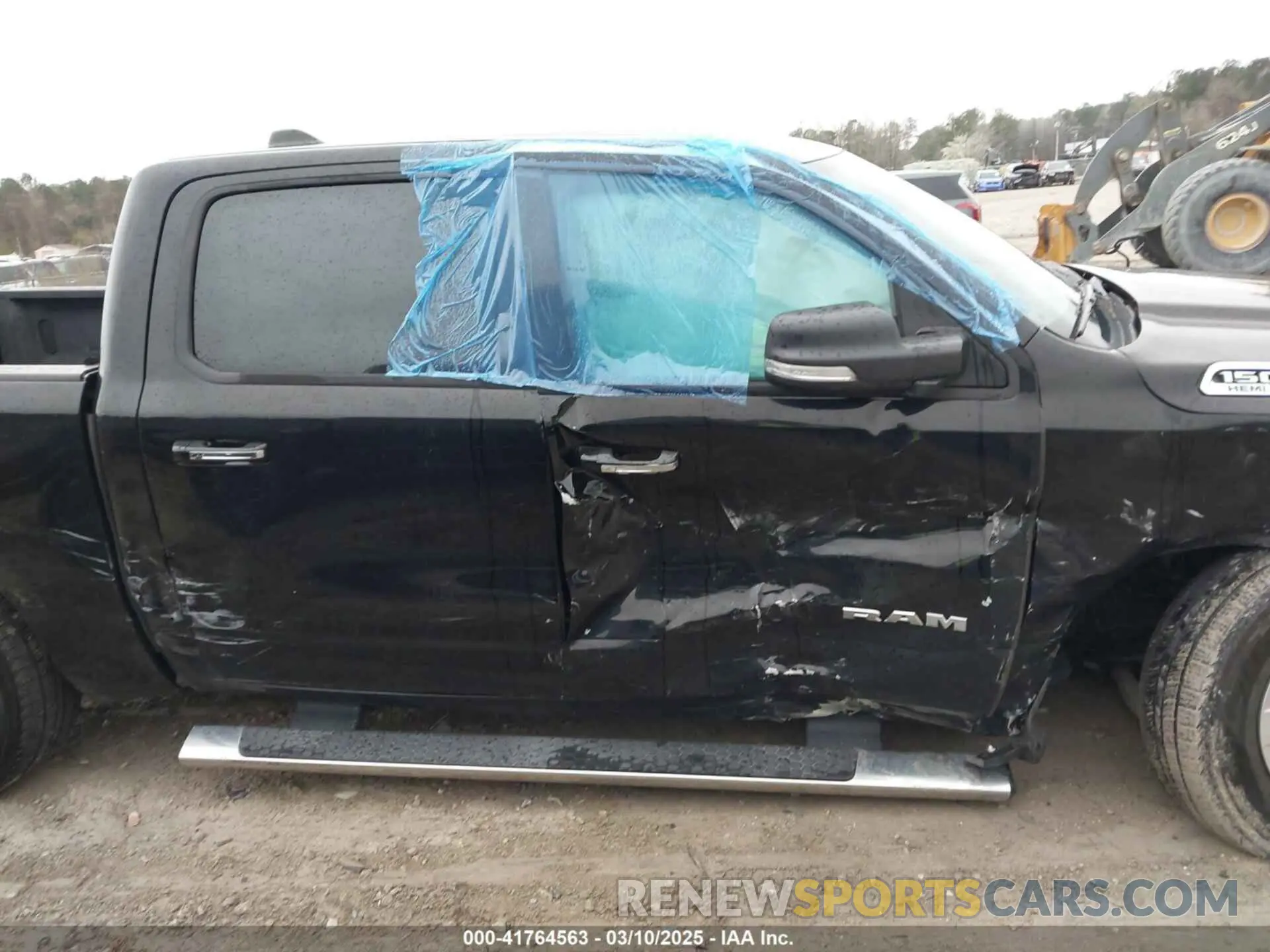 13 Photograph of a damaged car 1C6SRFFT7KN589502 RAM 1500 2019