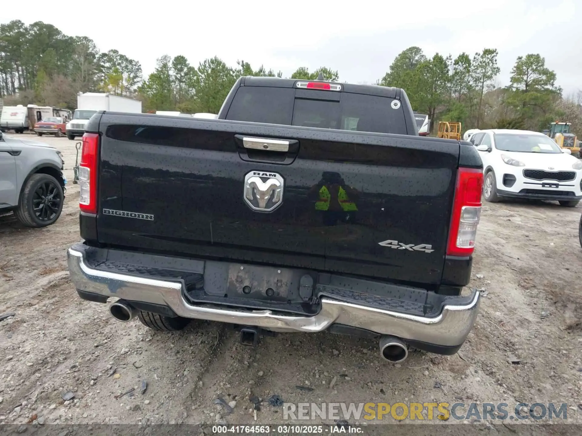16 Photograph of a damaged car 1C6SRFFT7KN589502 RAM 1500 2019