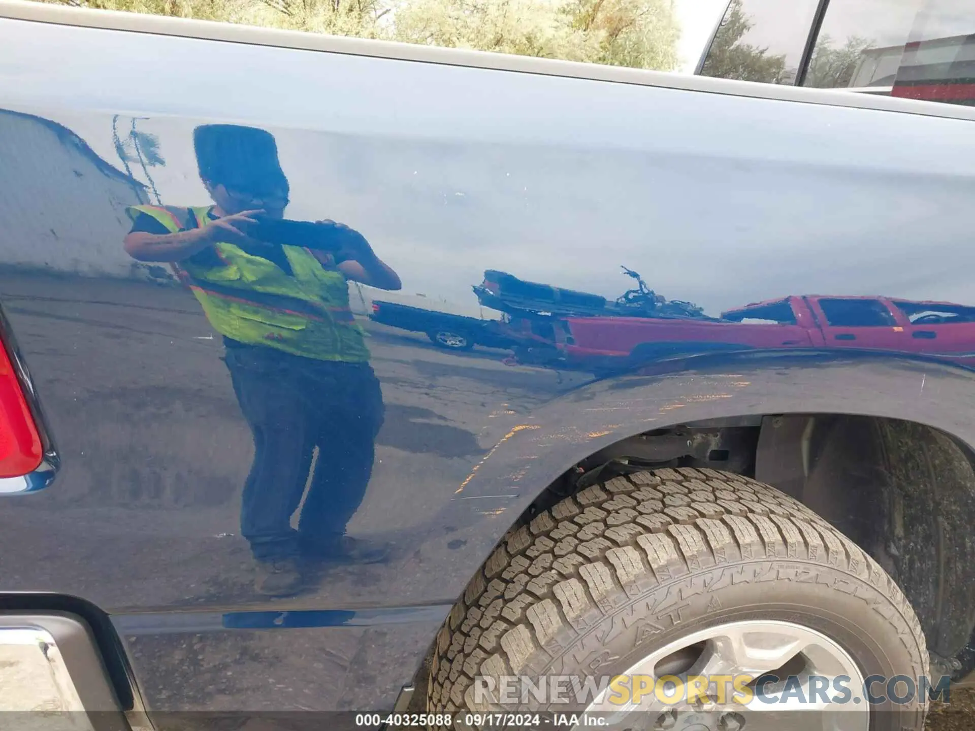 22 Photograph of a damaged car 1C6SRFFT7KN663677 RAM 1500 2019