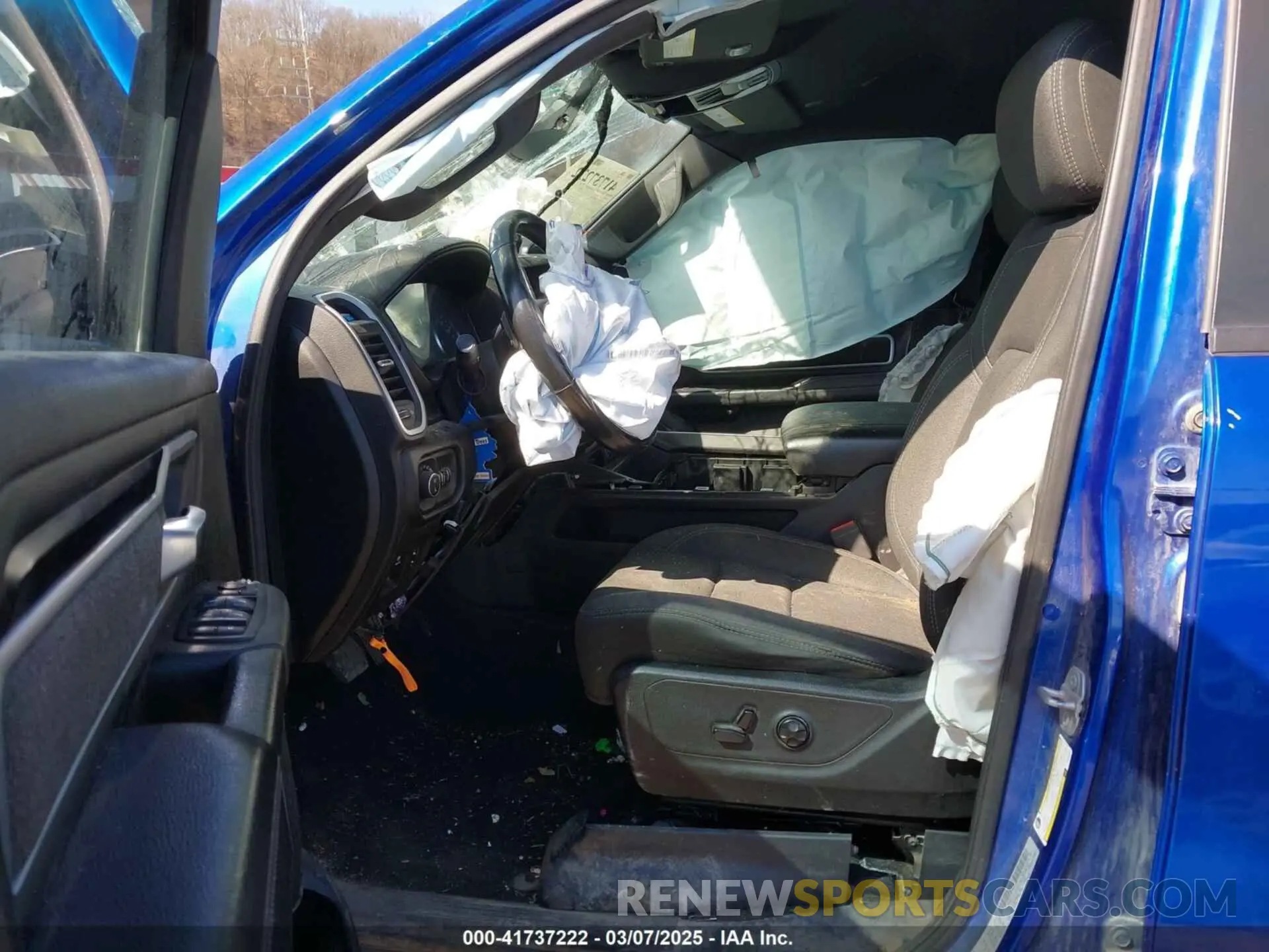 5 Photograph of a damaged car 1C6SRFFT7KN789375 RAM 1500 2019